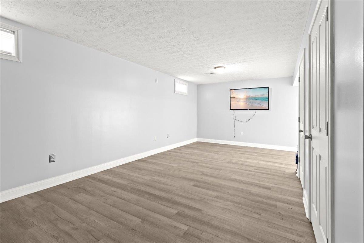 202 Sonoma Valley, Vine Grove, Kentucky 40175, 4 Bedrooms Bedrooms, ,3 BathroomsBathrooms,Single Family Residence,For Sale,Sonoma Valley,93914