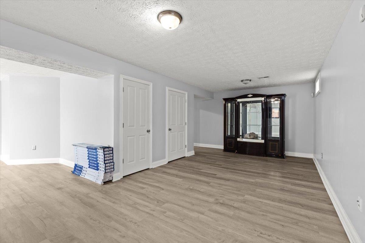 202 Sonoma Valley, Vine Grove, Kentucky 40175, 4 Bedrooms Bedrooms, ,3 BathroomsBathrooms,Single Family Residence,For Sale,Sonoma Valley,93914