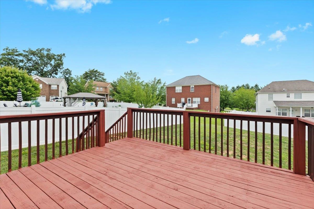 202 Sonoma Valley, Vine Grove, Kentucky 40175, 4 Bedrooms Bedrooms, ,3 BathroomsBathrooms,Single Family Residence,For Sale,Sonoma Valley,93914