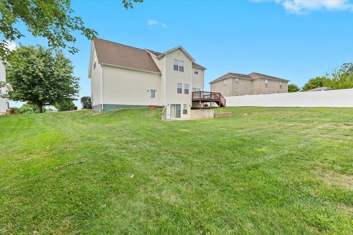 202 Sonoma Valley, Vine Grove, Kentucky 40175, 4 Bedrooms Bedrooms, ,3 BathroomsBathrooms,Single Family Residence,For Sale,Sonoma Valley,93914