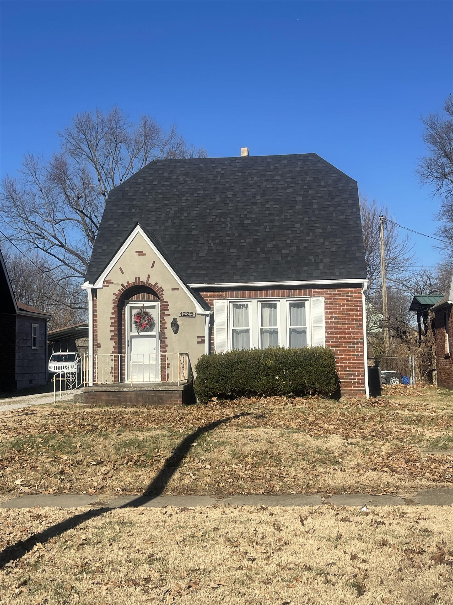 1225 12th St, Owensboro, Kentucky 42301, 2 Bedrooms Bedrooms, ,1 BathroomBathrooms,Single Family Residence,For Sale,12th St,93922
