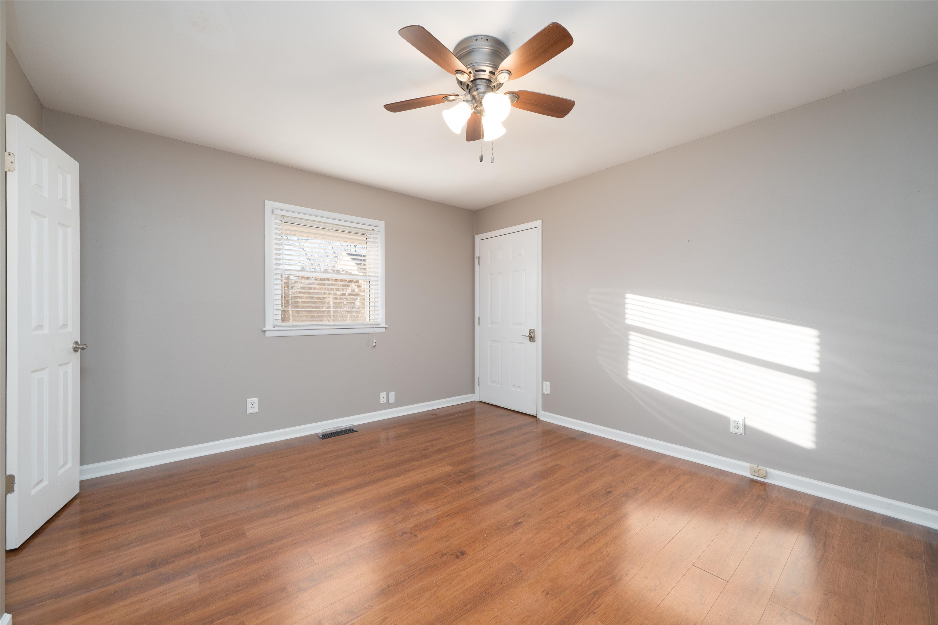 2504 Windsor Avenue, Owensboro, Kentucky 42301, 3 Bedrooms Bedrooms, ,2 BathroomsBathrooms,Single Family Residence,For Sale,Windsor Avenue,93927