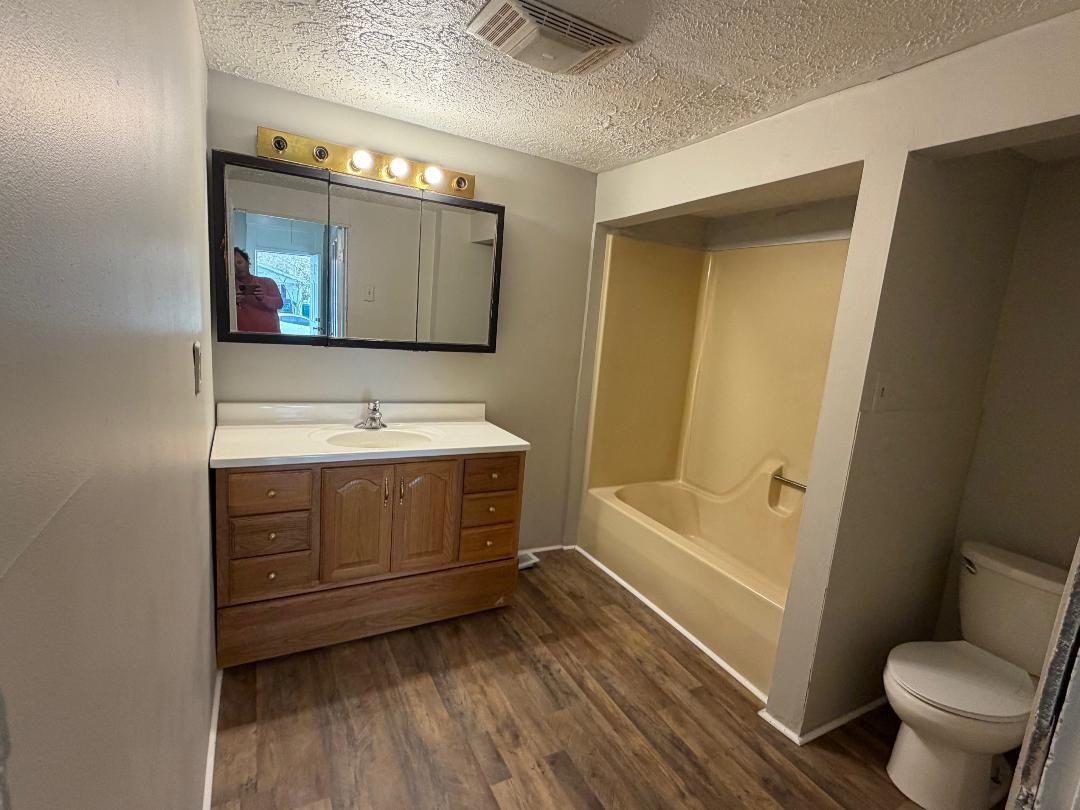 1704 McConnell Ave, Owensboro, Kentucky 42303, 2 Bedrooms Bedrooms, ,1 BathroomBathrooms,Single Family Residence,For Sale,McConnell Ave,93929