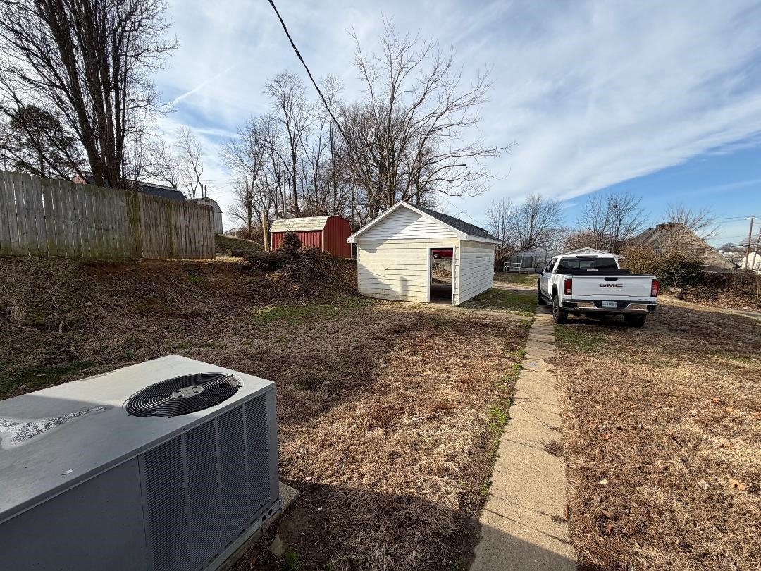 1704 McConnell Ave, Owensboro, Kentucky 42303, 2 Bedrooms Bedrooms, ,1 BathroomBathrooms,Single Family Residence,For Sale,McConnell Ave,93929