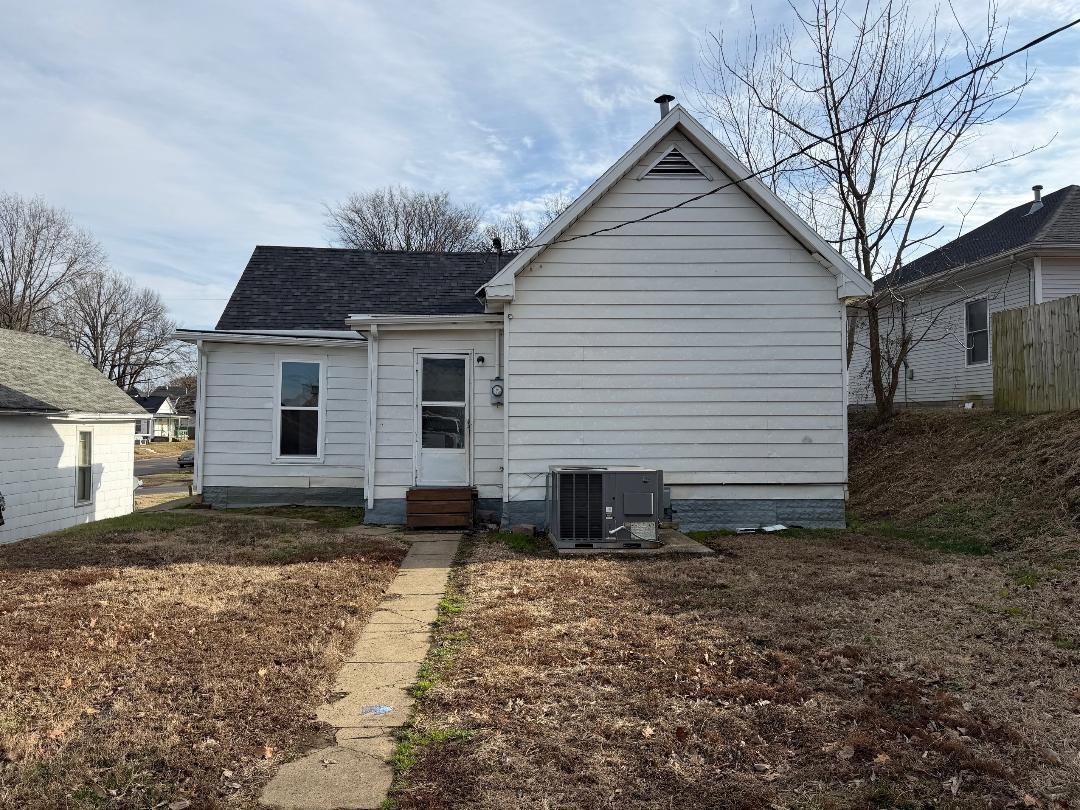 1704 McConnell Ave, Owensboro, Kentucky 42303, 2 Bedrooms Bedrooms, ,1 BathroomBathrooms,Single Family Residence,For Sale,McConnell Ave,93929