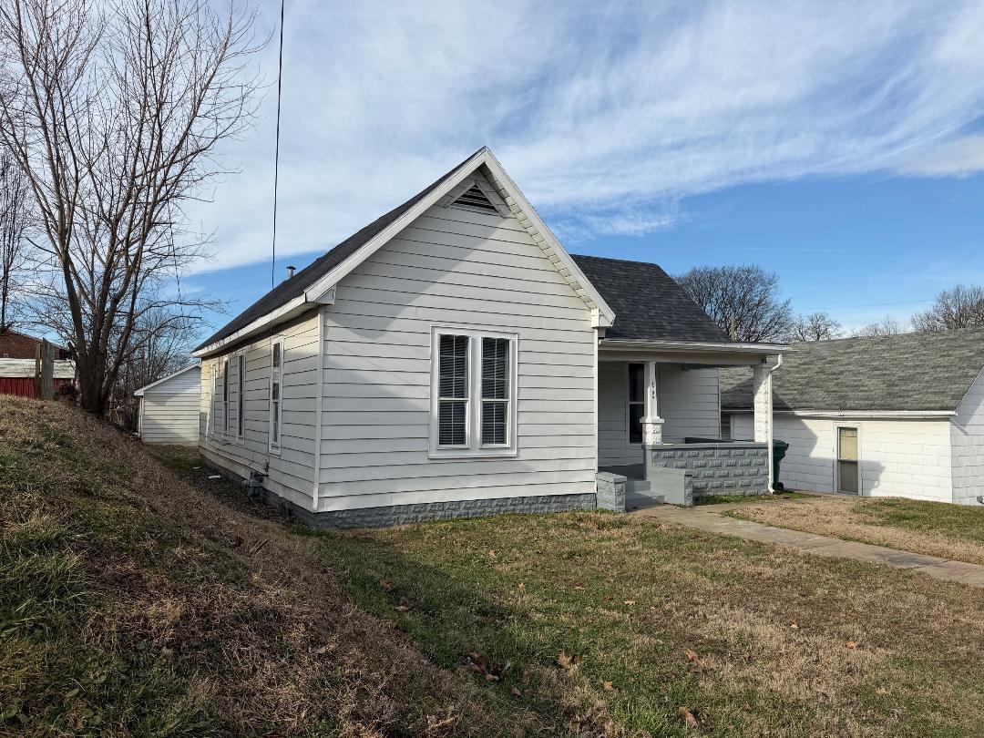 1704 McConnell Ave, Owensboro, Kentucky 42303, 2 Bedrooms Bedrooms, ,1 BathroomBathrooms,Single Family Residence,For Sale,McConnell Ave,93929