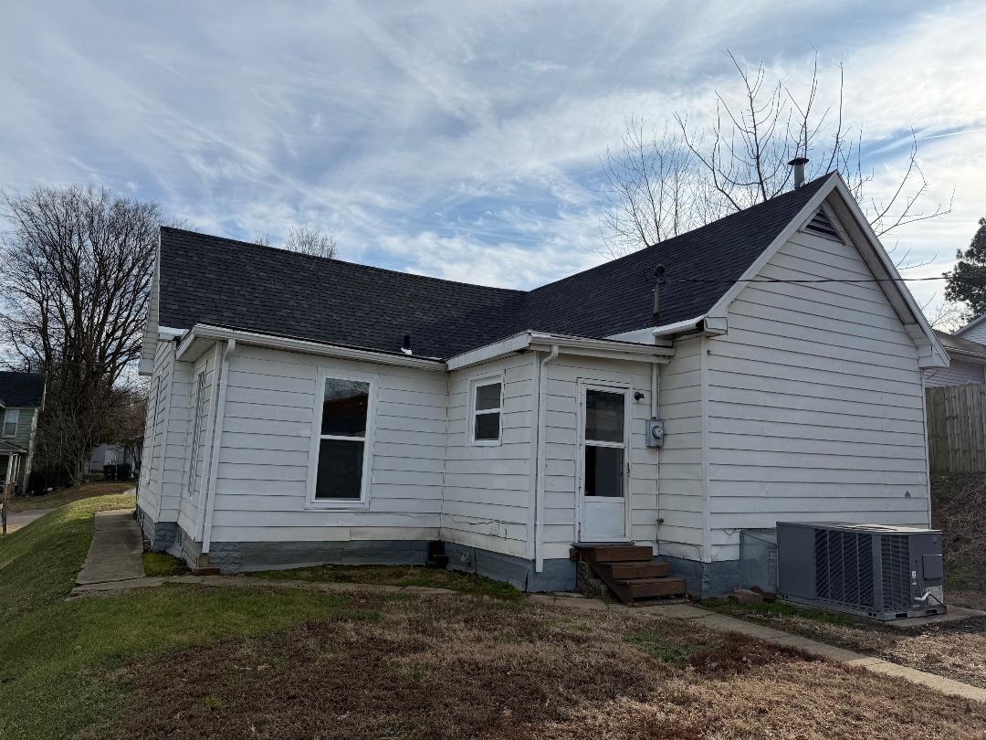 1704 McConnell Ave, Owensboro, Kentucky 42303, 2 Bedrooms Bedrooms, ,1 BathroomBathrooms,Single Family Residence,For Sale,McConnell Ave,93929