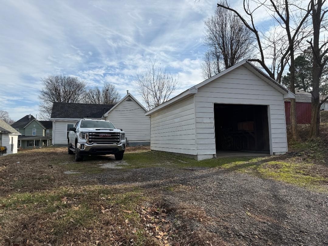 1704 McConnell Ave, Owensboro, Kentucky 42303, 2 Bedrooms Bedrooms, ,1 BathroomBathrooms,Single Family Residence,For Sale,McConnell Ave,93929