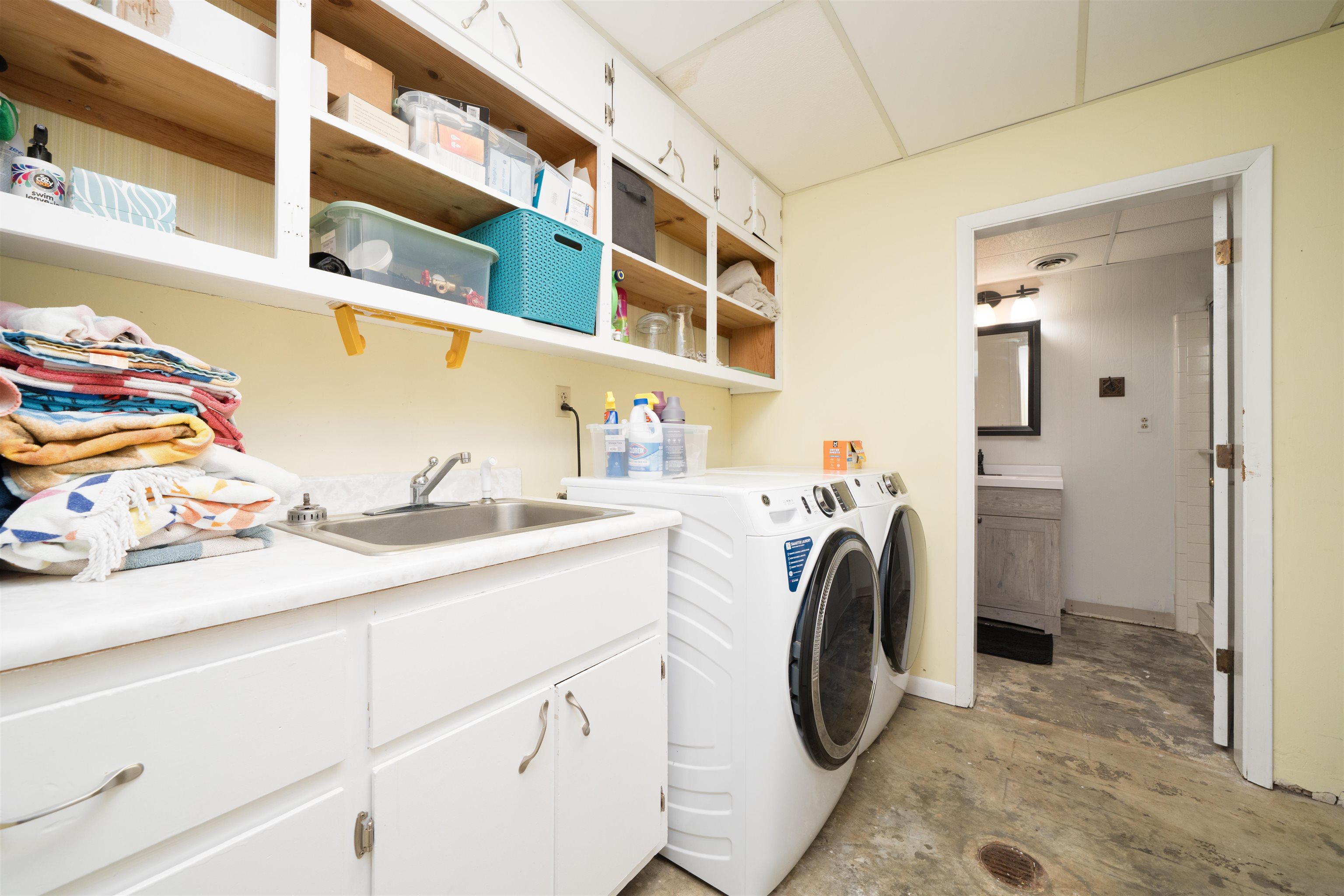 4131 South Hampton Rd, Philpot, Kentucky 42366, 4 Bedrooms Bedrooms, ,3 BathroomsBathrooms,Single Family Residence,For Sale,South Hampton Rd,93932