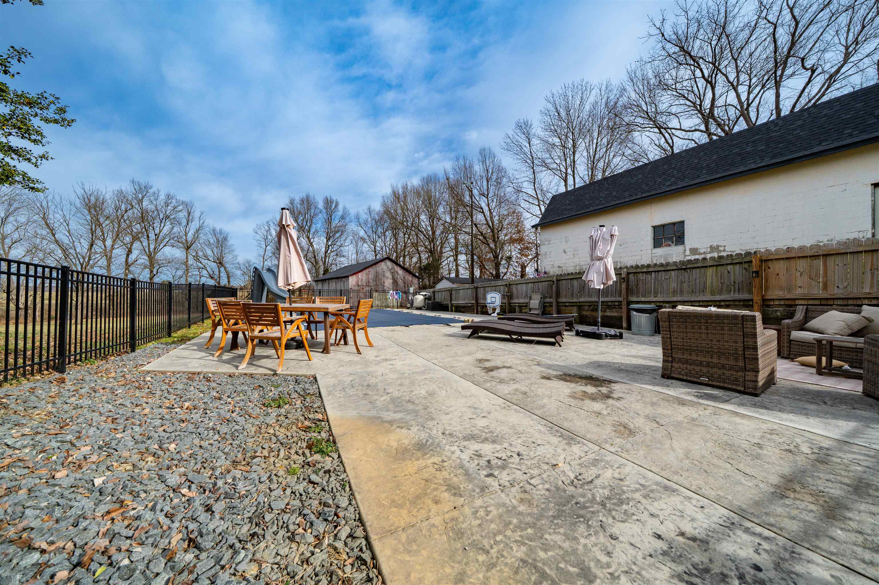 4131 South Hampton Rd, Philpot, Kentucky 42366, 4 Bedrooms Bedrooms, ,3 BathroomsBathrooms,Single Family Residence,For Sale,South Hampton Rd,93932