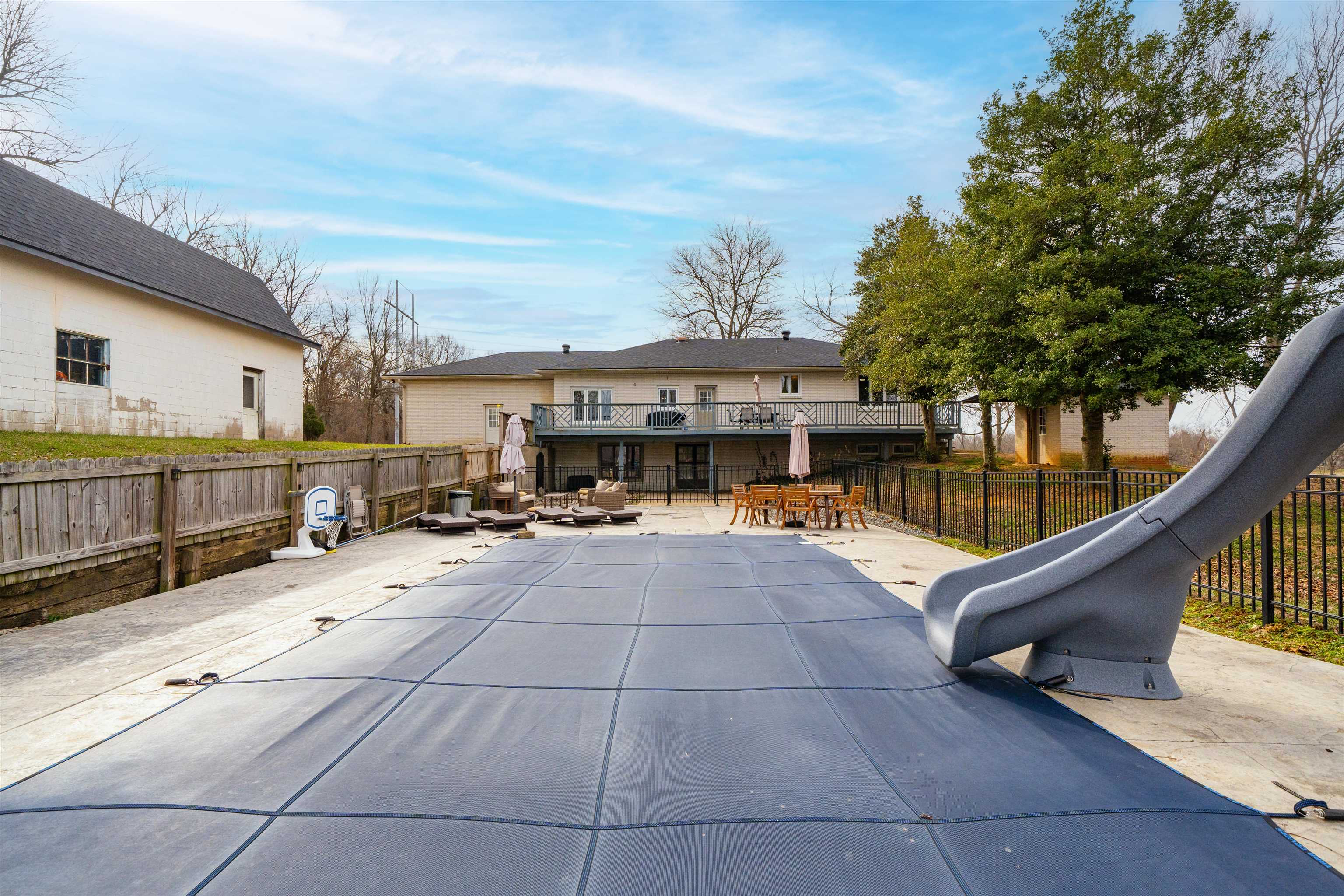 4131 South Hampton Rd, Philpot, Kentucky 42366, 4 Bedrooms Bedrooms, ,3 BathroomsBathrooms,Single Family Residence,For Sale,South Hampton Rd,93932