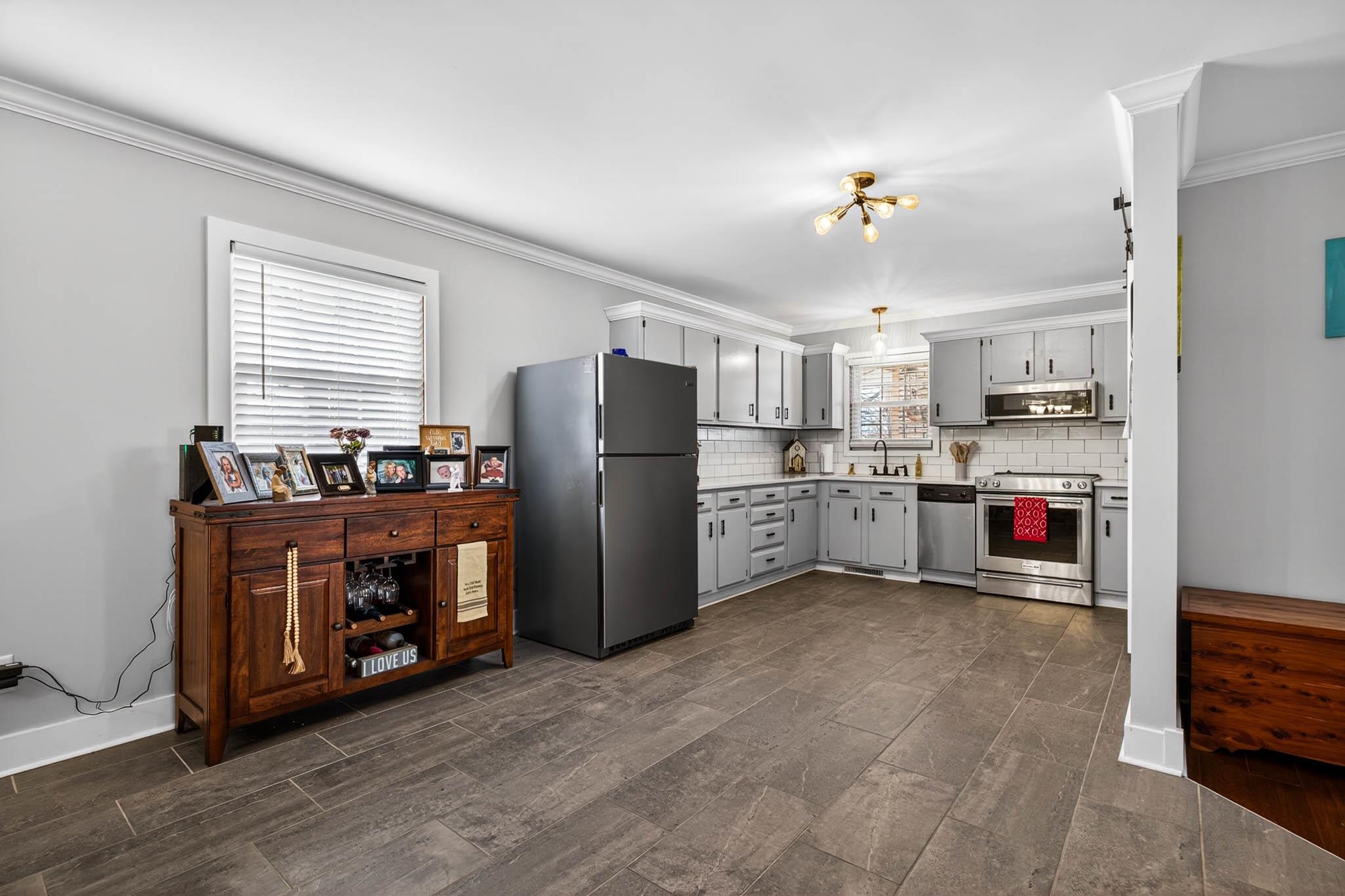 2200 Middleground, Owensboro, Kentucky 42301, 3 Bedrooms Bedrooms, ,2 BathroomsBathrooms,Single Family Residence,For Sale,Middleground,93935