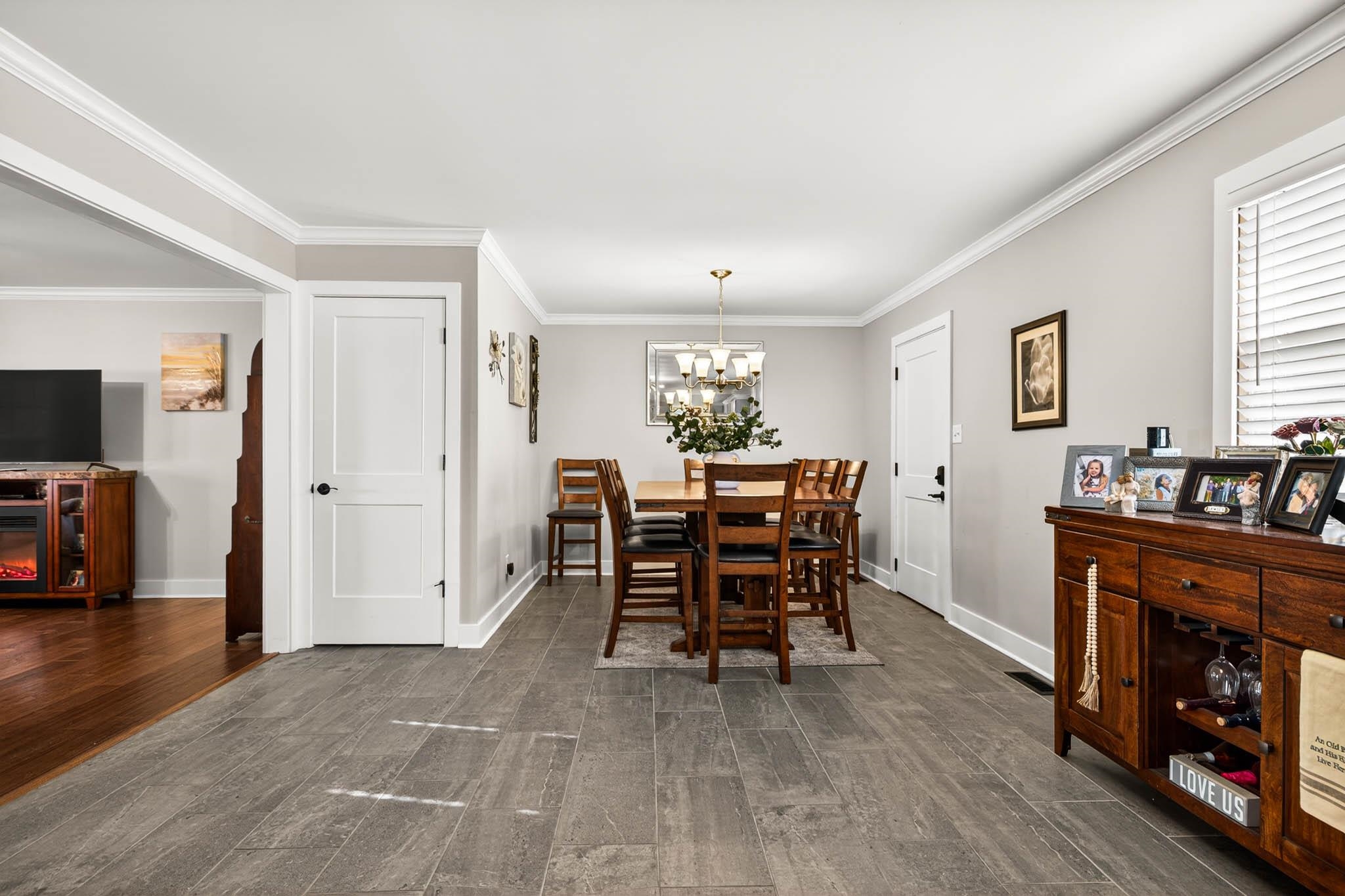 2200 Middleground, Owensboro, Kentucky 42301, 3 Bedrooms Bedrooms, ,2 BathroomsBathrooms,Single Family Residence,For Sale,Middleground,93935