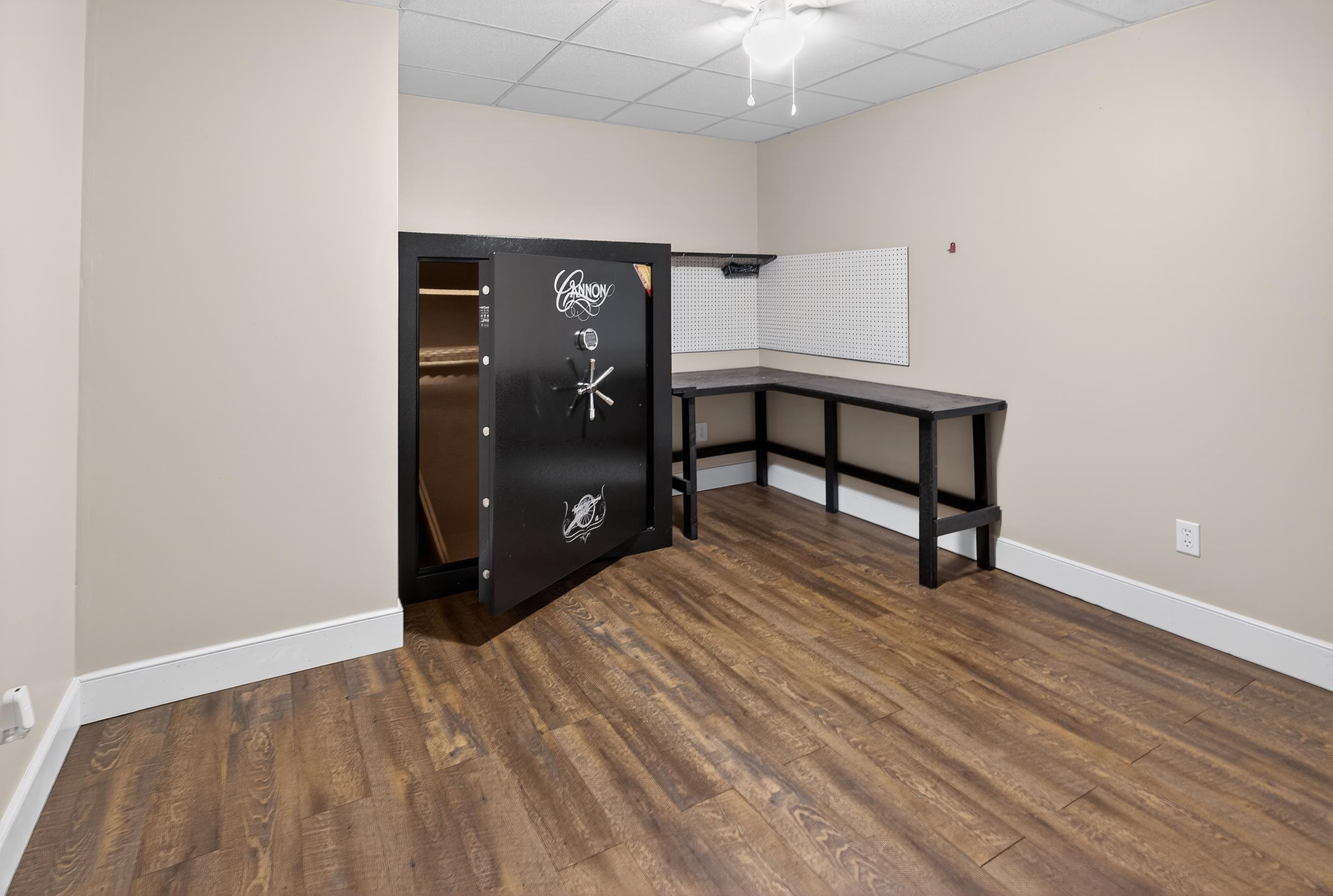 150 Cottonwood Dr, Leitchfield, Kentucky 42754, 3 Bedrooms Bedrooms, ,2 BathroomsBathrooms,Single Family Residence,For Sale,Cottonwood Dr,93939