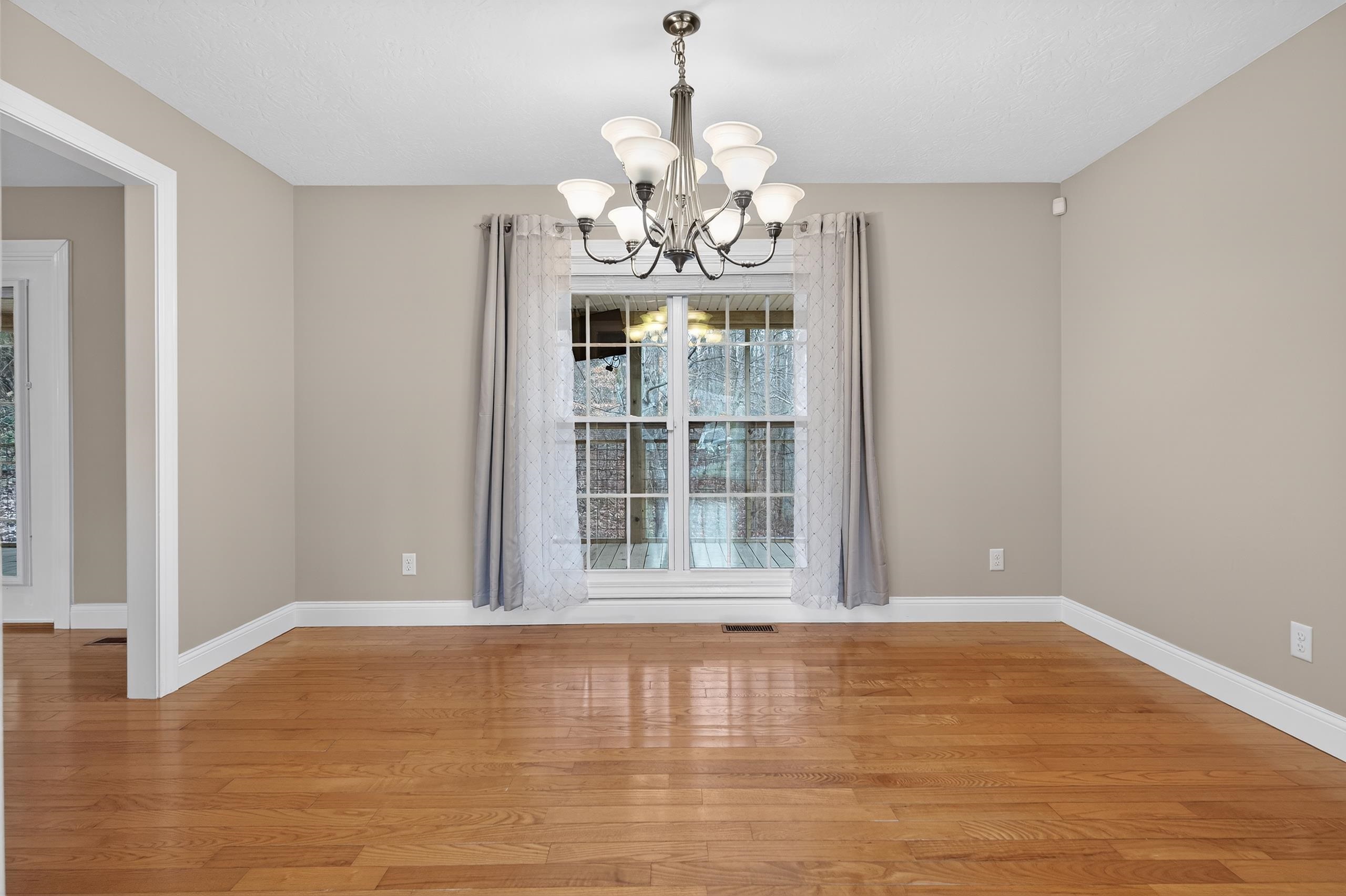 150 Cottonwood Dr, Leitchfield, Kentucky 42754, 3 Bedrooms Bedrooms, ,2 BathroomsBathrooms,Single Family Residence,For Sale,Cottonwood Dr,93939