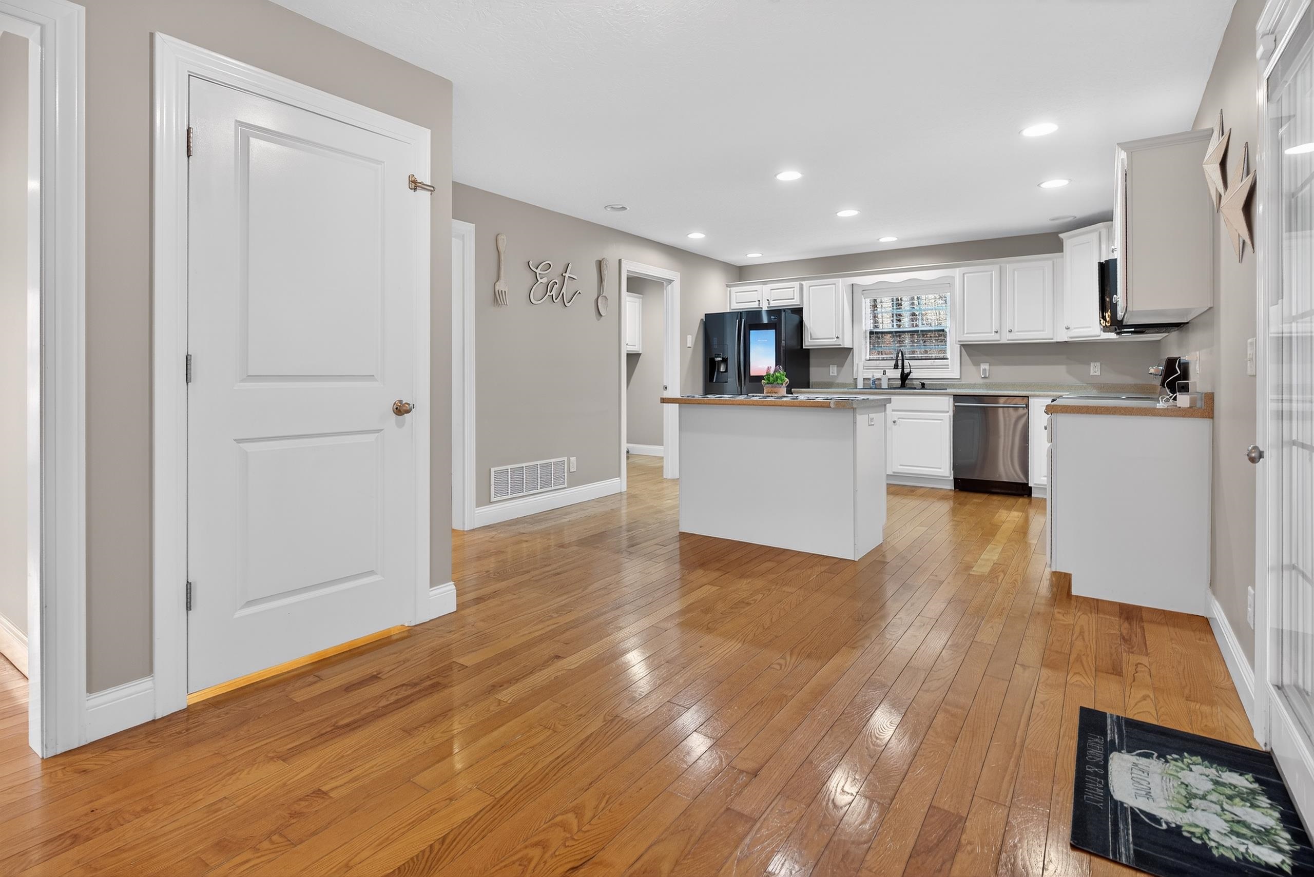 150 Cottonwood Dr, Leitchfield, Kentucky 42754, 3 Bedrooms Bedrooms, ,2 BathroomsBathrooms,Single Family Residence,For Sale,Cottonwood Dr,93939