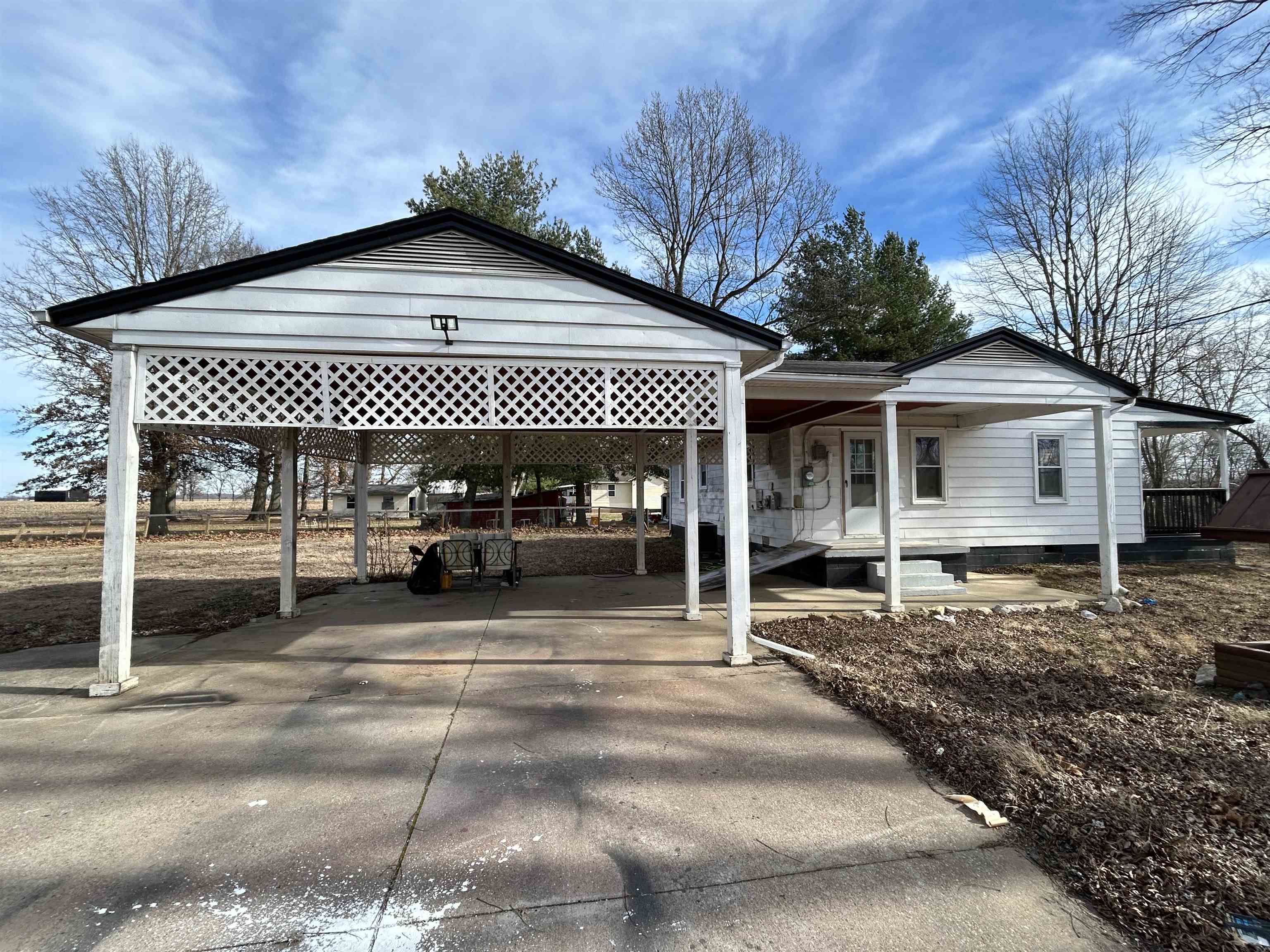 9263 Stanley Birk City Rd., Owensboro, Kentucky 42301, 2 Bedrooms Bedrooms, ,1 BathroomBathrooms,Single Family Residence,For Sale,Stanley Birk City Rd.,93940