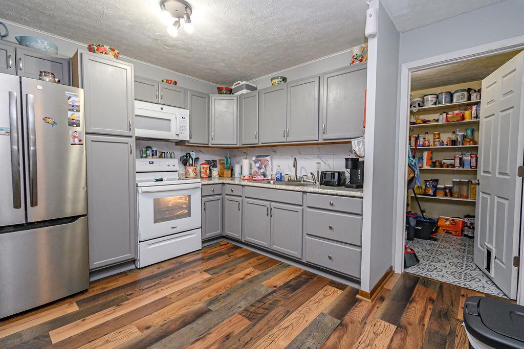 5436 Gerald Dr, Owensboro, Kentucky 42301, 4 Bedrooms Bedrooms, ,1 BathroomBathrooms,Single Family Residence,For Sale,Gerald Dr,93942