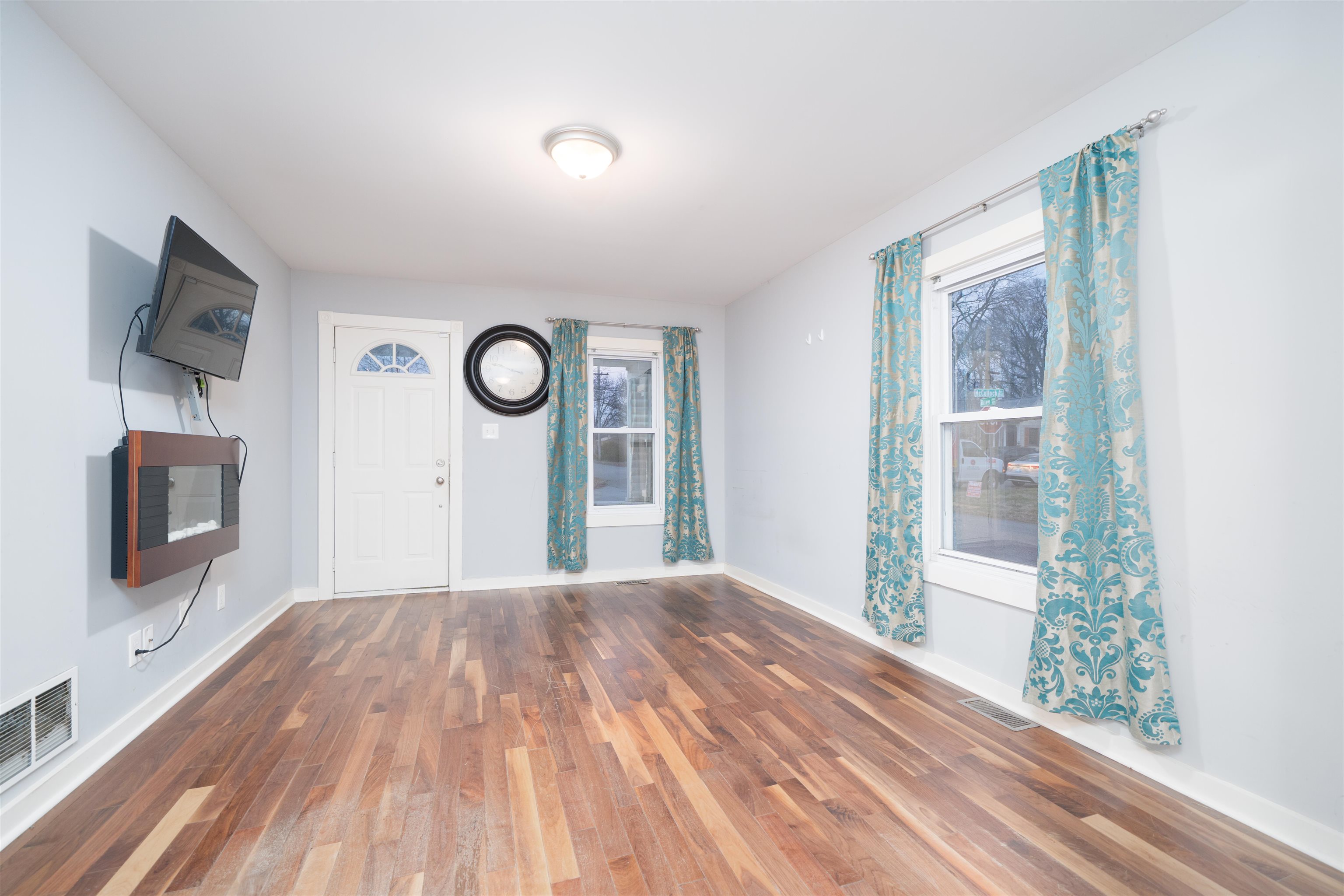 1834 McCulloch Ave, Owensboro, Kentucky 42303, 1 Bedroom Bedrooms, ,1 BathroomBathrooms,Single Family Residence,For Sale,McCulloch Ave,93944