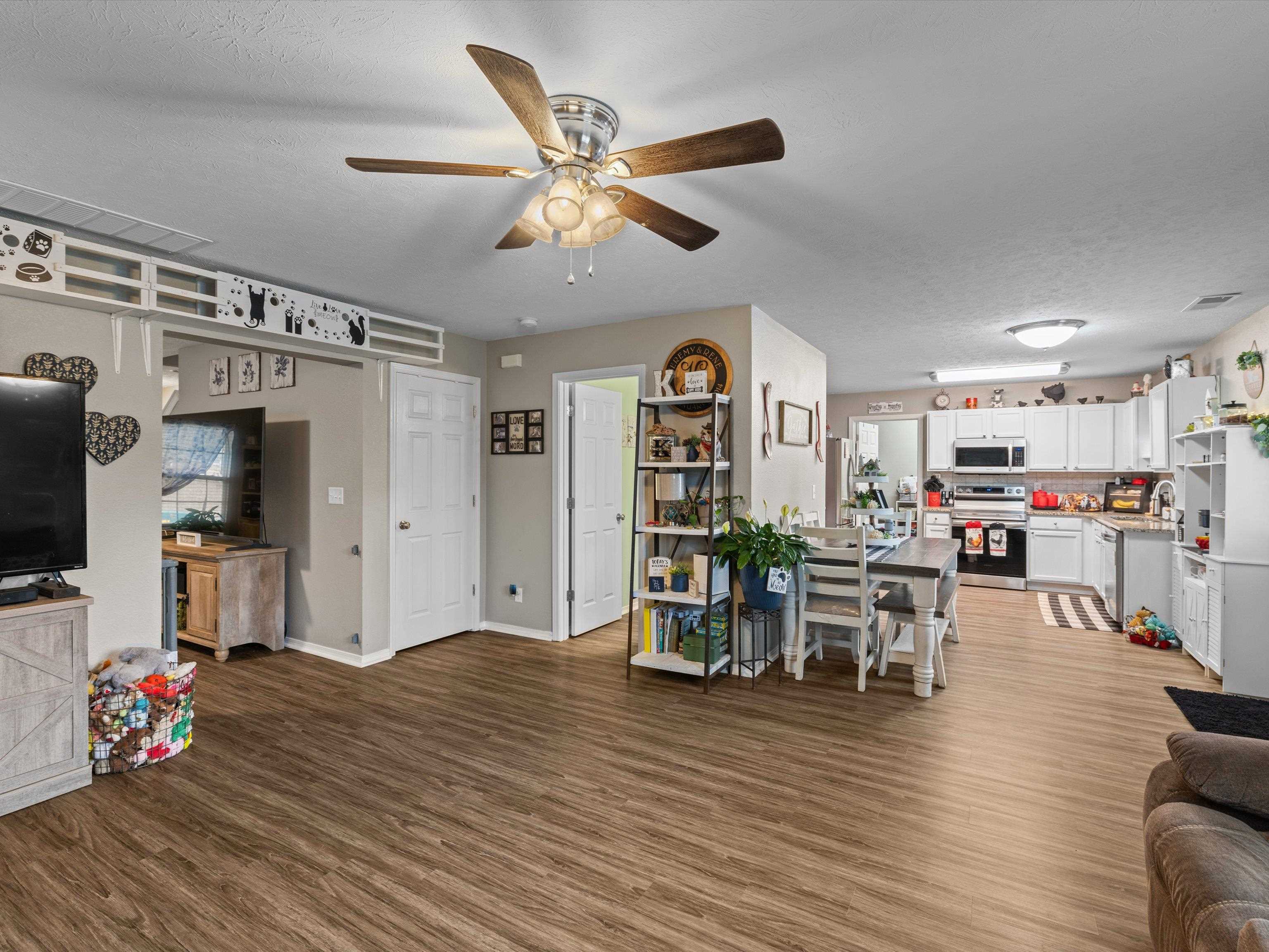 2686 Heartland Greens Pt, Owensboro, Kentucky 42303, 4 Bedrooms Bedrooms, ,2 BathroomsBathrooms,Single Family Residence,For Sale,Heartland Greens Pt,93945