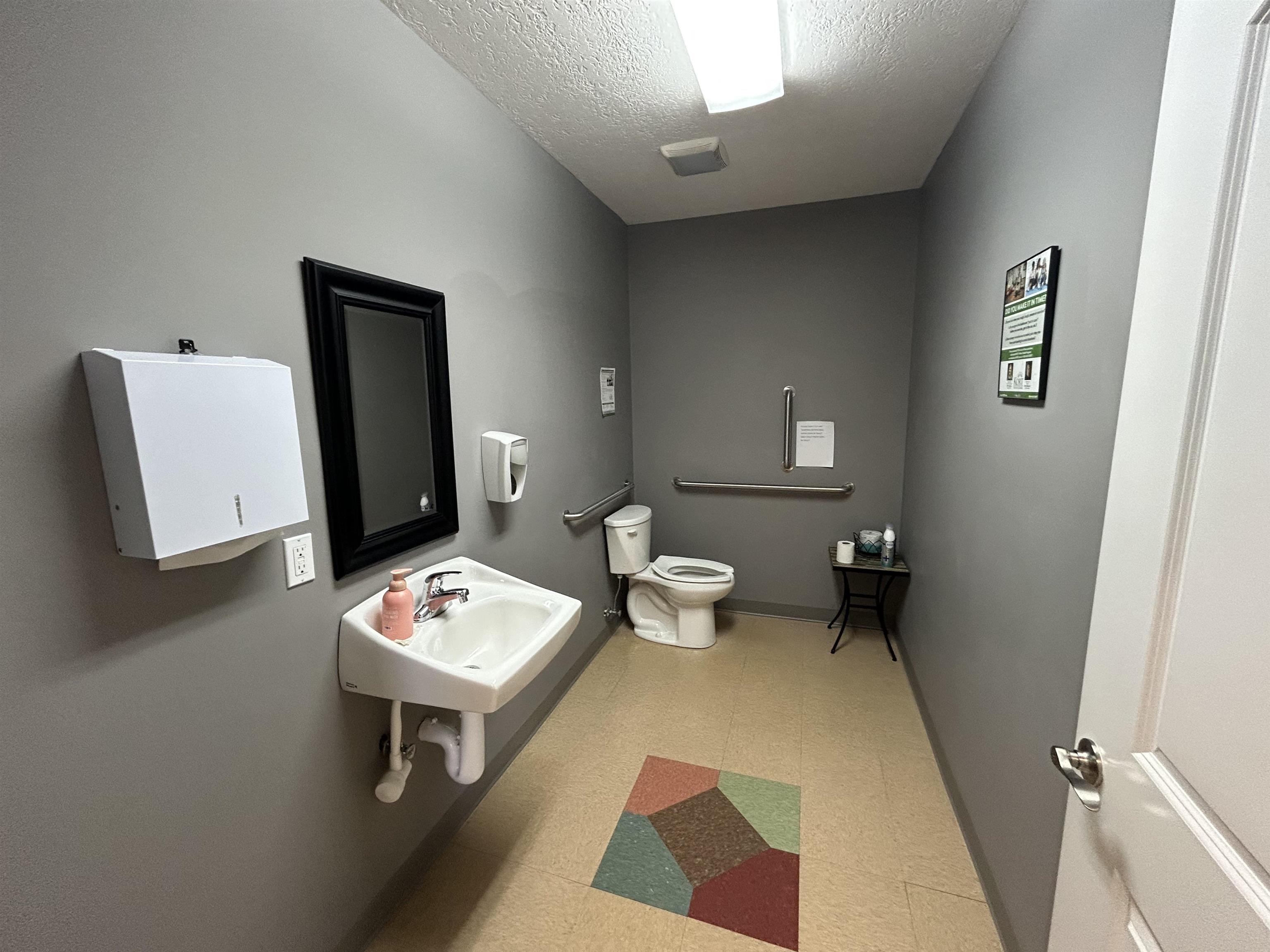 10015 Main Street, Whitesville, Kentucky 42378, ,Office,For Sale,Main Street,93946