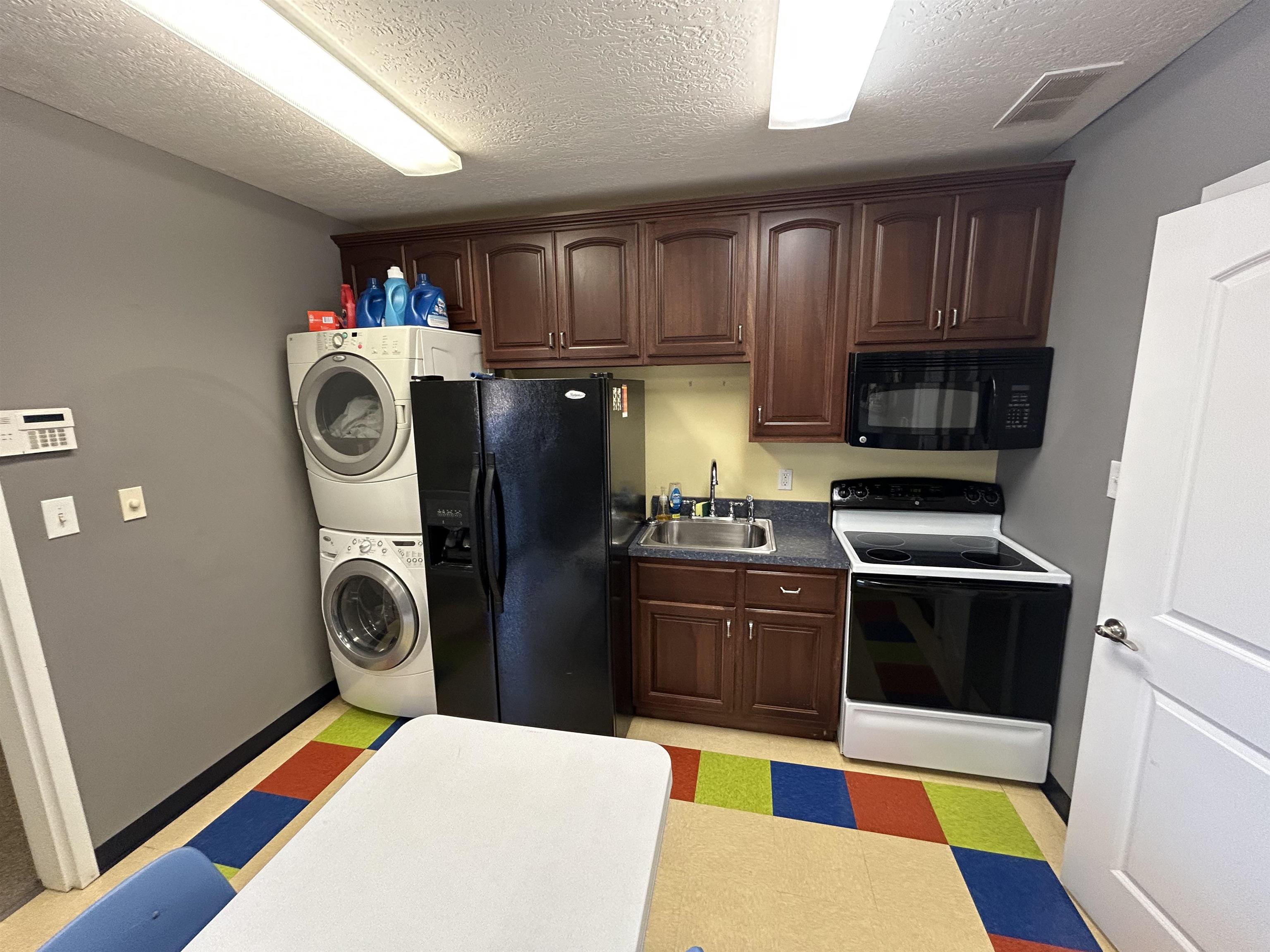 10015 Main Street, Whitesville, Kentucky 42378, ,Office,For Sale,Main Street,93946