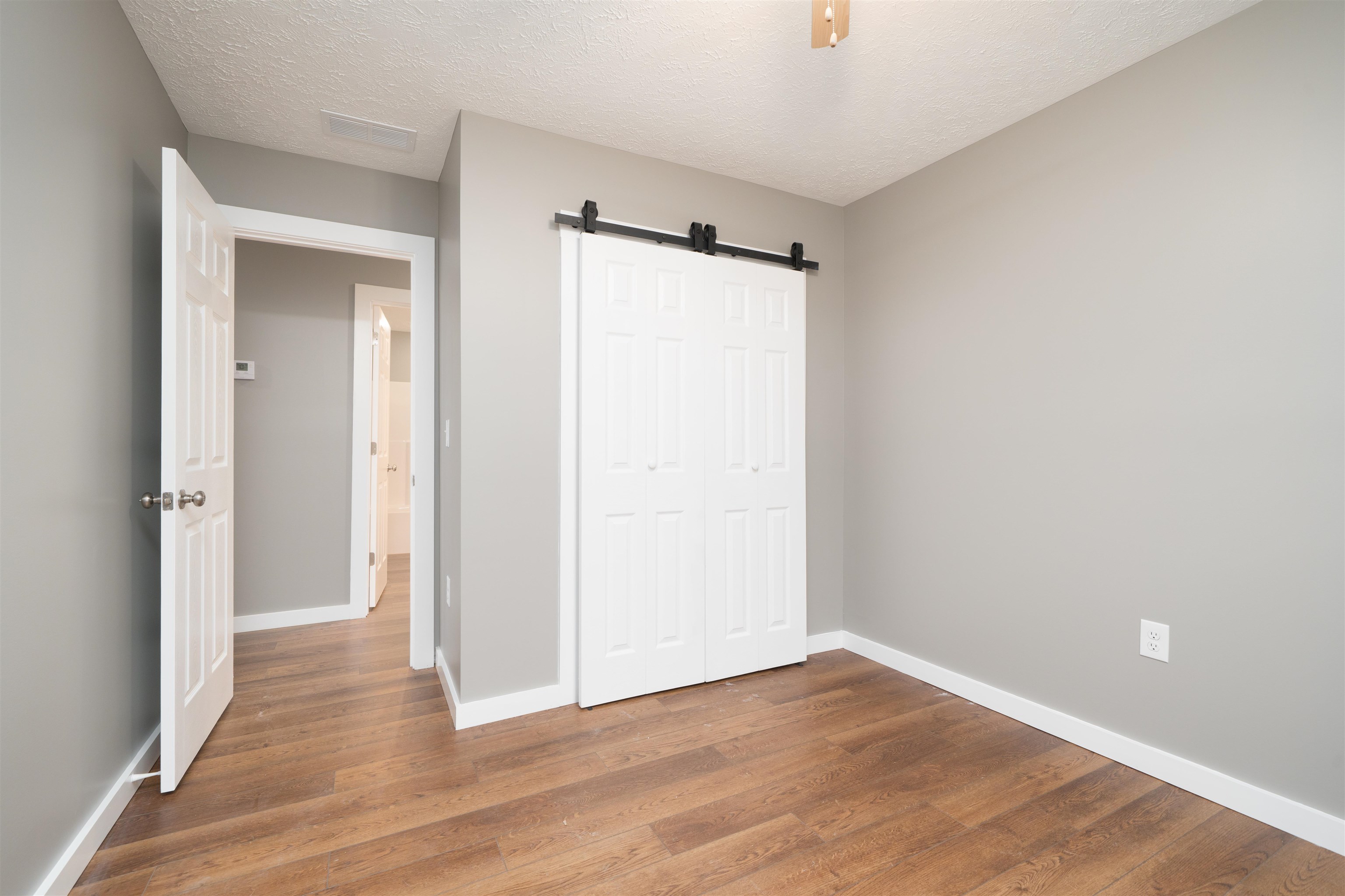 705 Hall St, Owensboro, Kentucky 42303, 3 Bedrooms Bedrooms, ,2 BathroomsBathrooms,Single Family Residence,For Sale,Hall St,93951