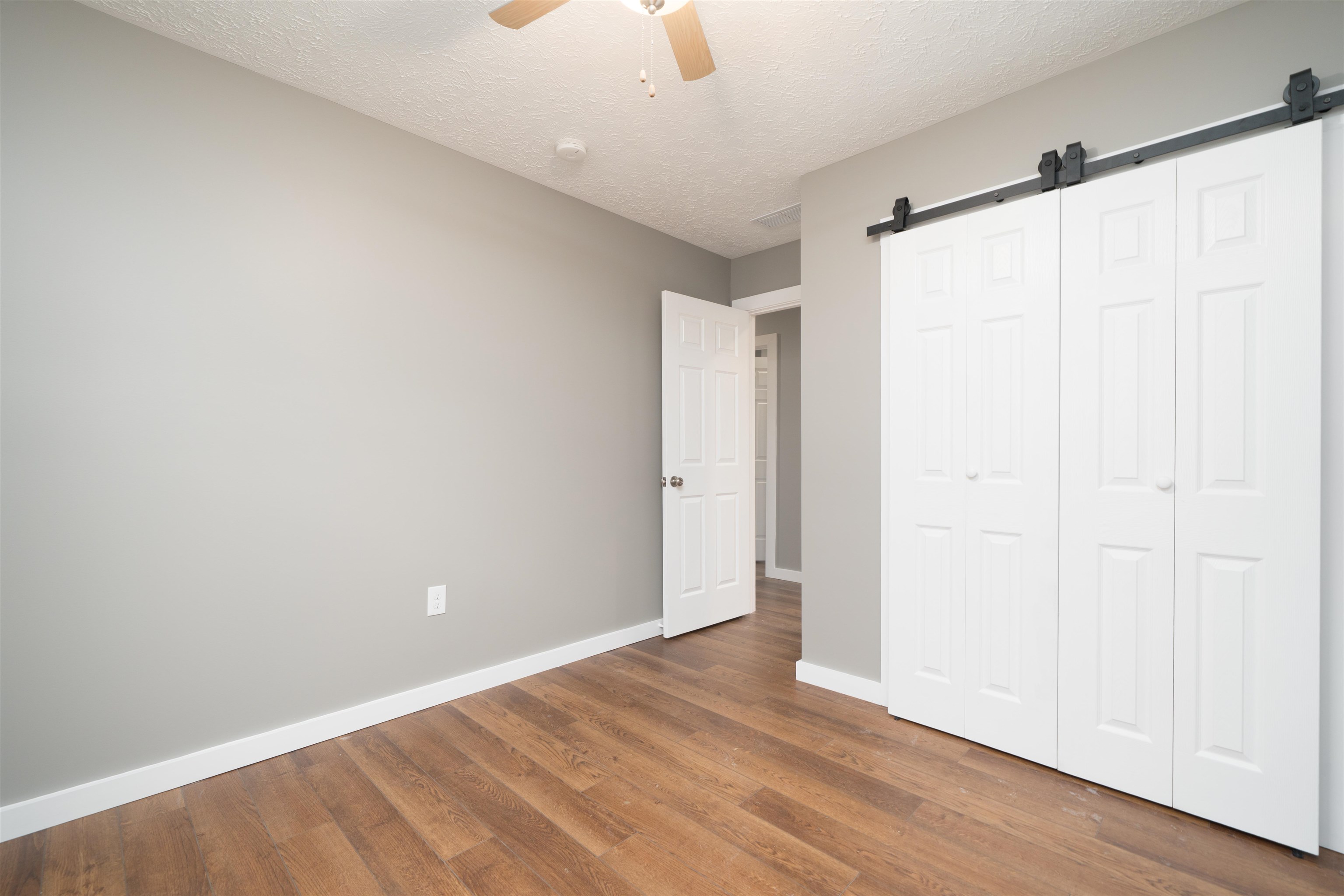 705 Hall St, Owensboro, Kentucky 42303, 3 Bedrooms Bedrooms, ,2 BathroomsBathrooms,Single Family Residence,For Sale,Hall St,93951