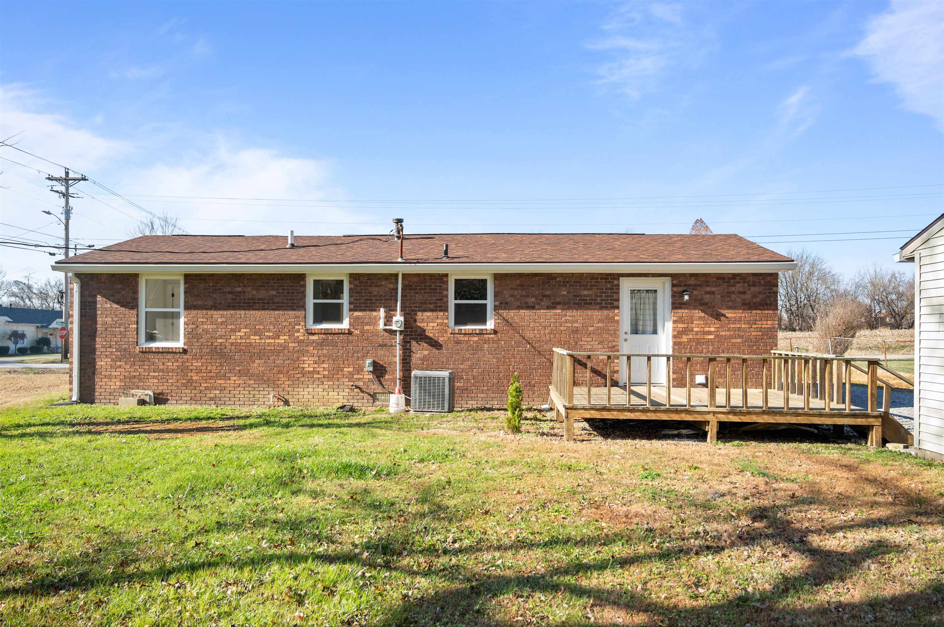 10570 Jefferson Street, Whitesville, Kentucky 42378, 3 Bedrooms Bedrooms, ,2 BathroomsBathrooms,Single Family Residence,For Sale,Jefferson Street,93952