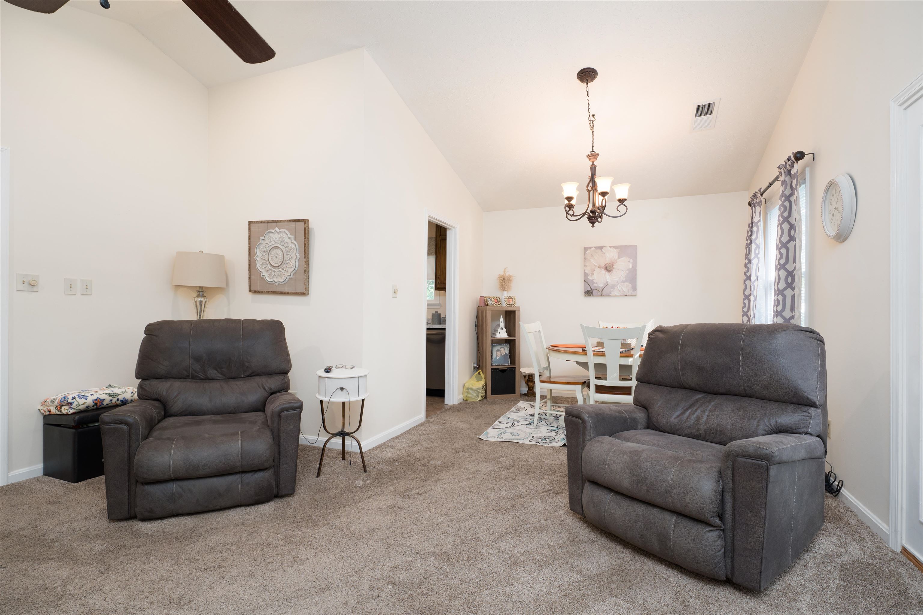 8D Quail Ridge Court, Owensboro, Kentucky 42303, 2 Bedrooms Bedrooms, ,1 BathroomBathrooms,Condominium,For Sale,Quail Ridge Court,93953