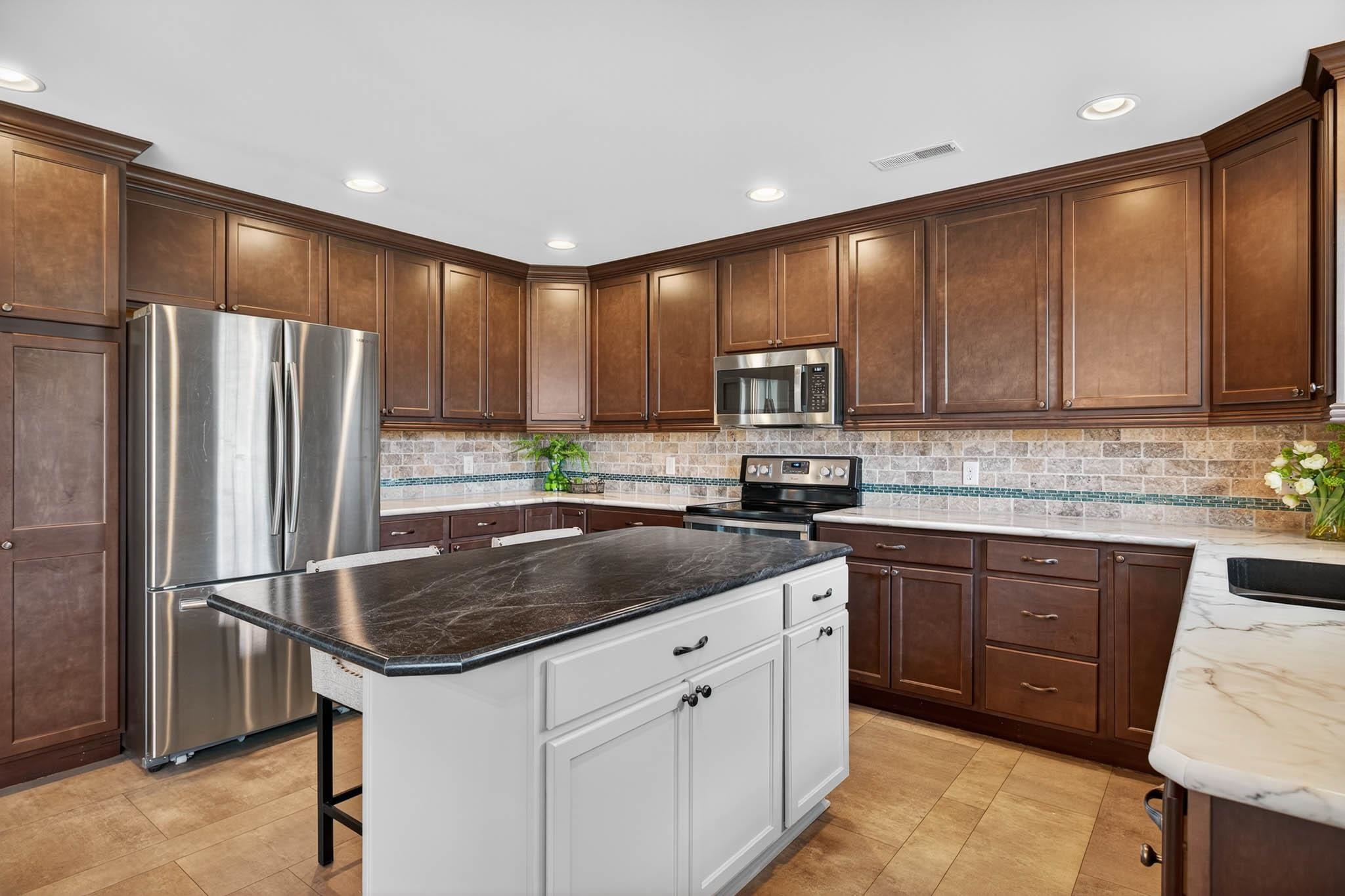 1790 Wellshurst Dr, Owensboro, Kentucky 42301, 3 Bedrooms Bedrooms, ,2 BathroomsBathrooms,Single Family Residence,For Sale,Wellshurst Dr,93954