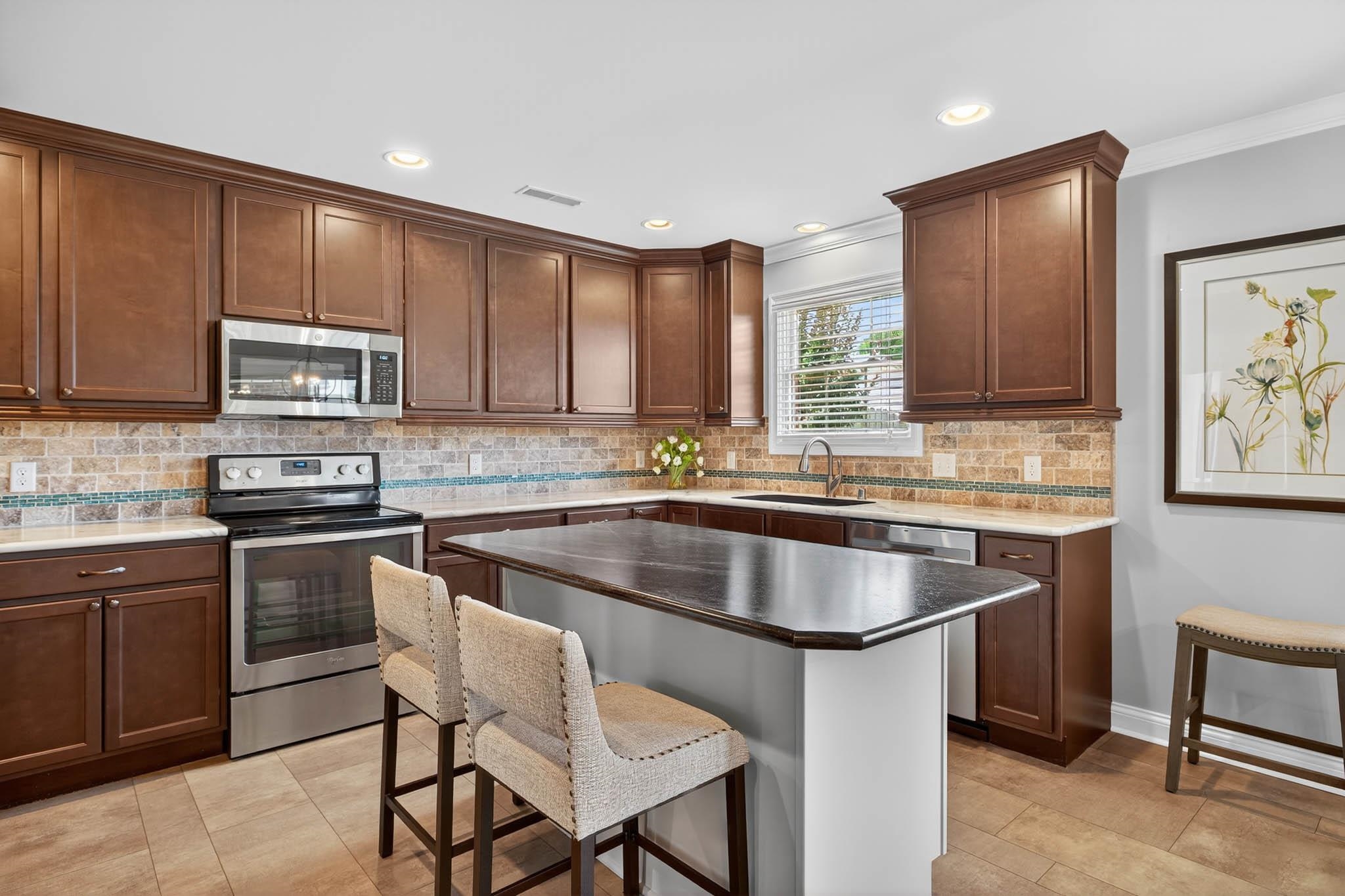 1790 Wellshurst Dr, Owensboro, Kentucky 42301, 3 Bedrooms Bedrooms, ,2 BathroomsBathrooms,Single Family Residence,For Sale,Wellshurst Dr,93954