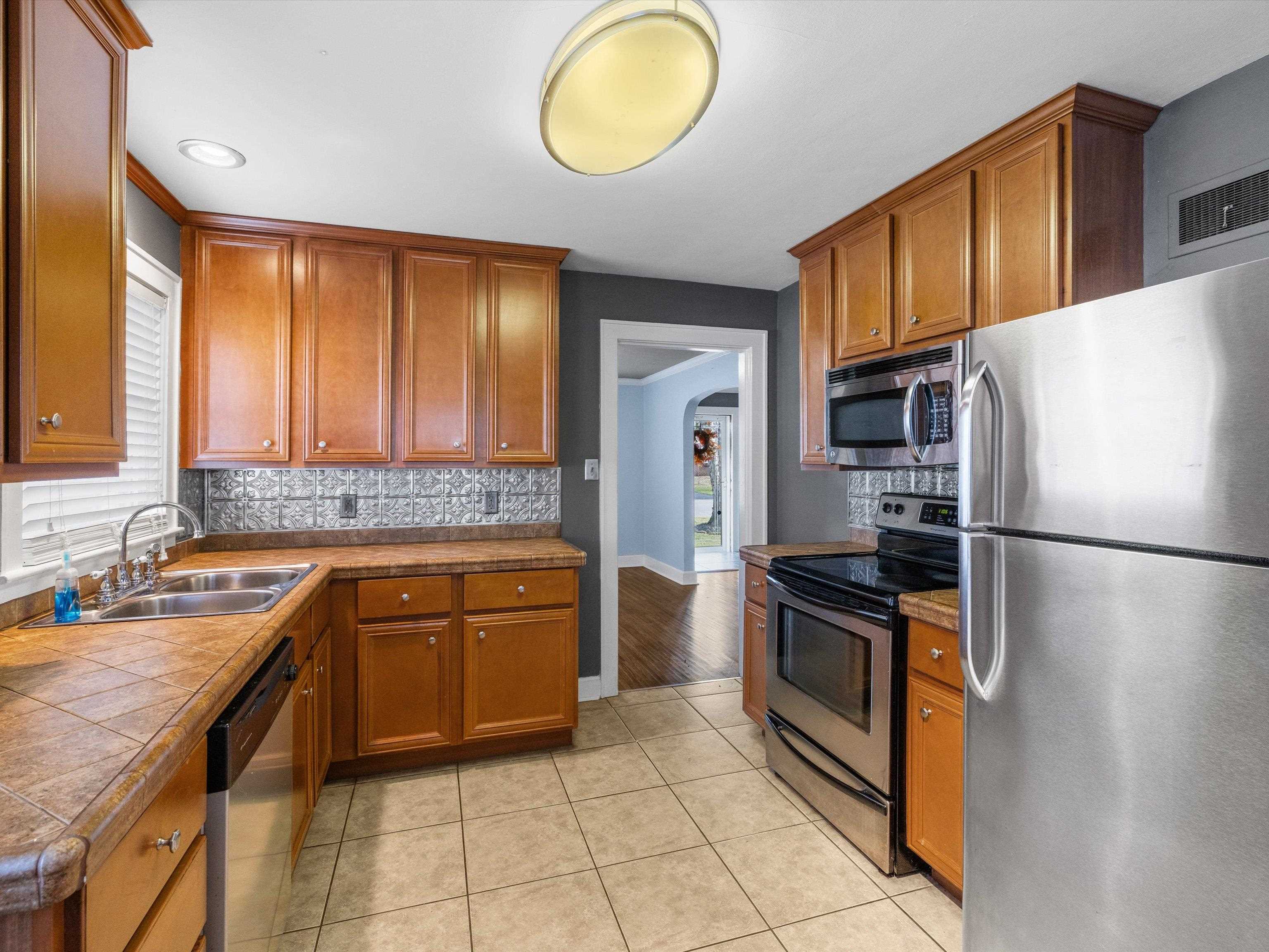 2004 Robin Road, Owensboro, Kentucky 42301, 3 Bedrooms Bedrooms, ,2 BathroomsBathrooms,Single Family Residence,For Sale,Robin Road,93958