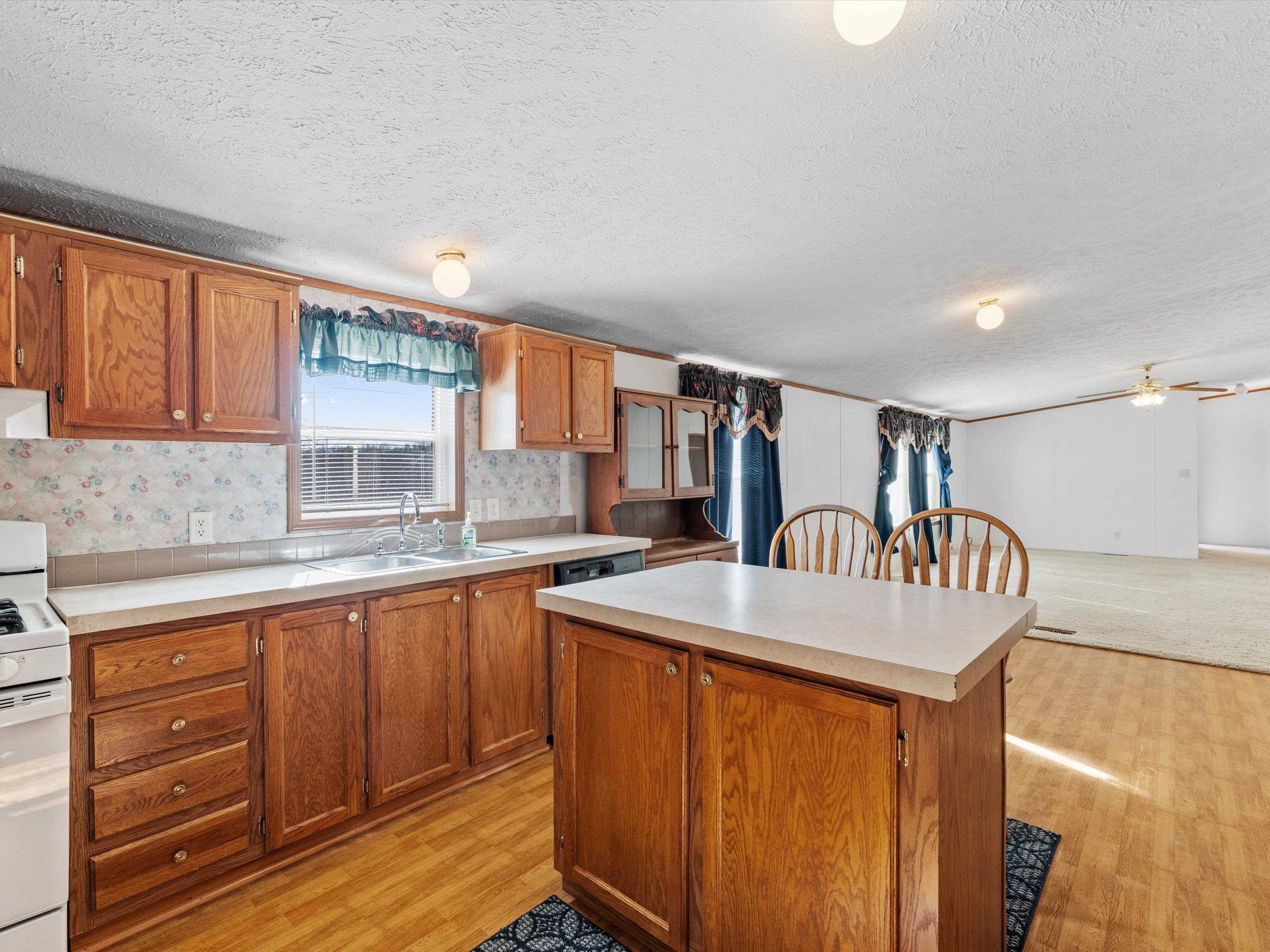 1080 Fred Hodges Rd, Lewisport, Kentucky 42351, 4 Bedrooms Bedrooms, ,2 BathroomsBathrooms,Manufactured Home,For Sale,Fred Hodges Rd,93961