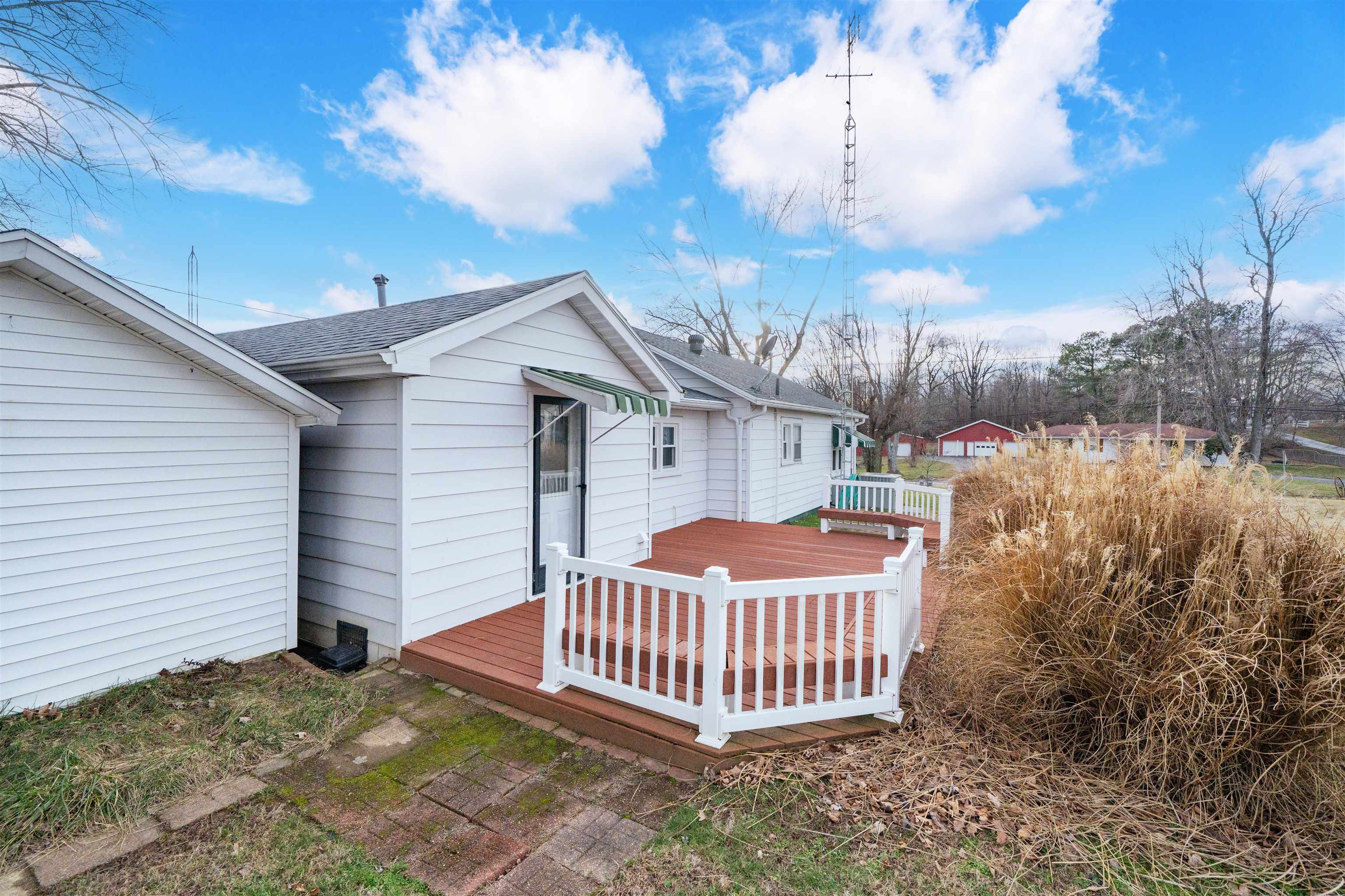 426 KY 136 W, Calhoun, Kentucky 42327, 2 Bedrooms Bedrooms, ,1 BathroomBathrooms,Single Family Residence,For Sale,KY 136 W,93969