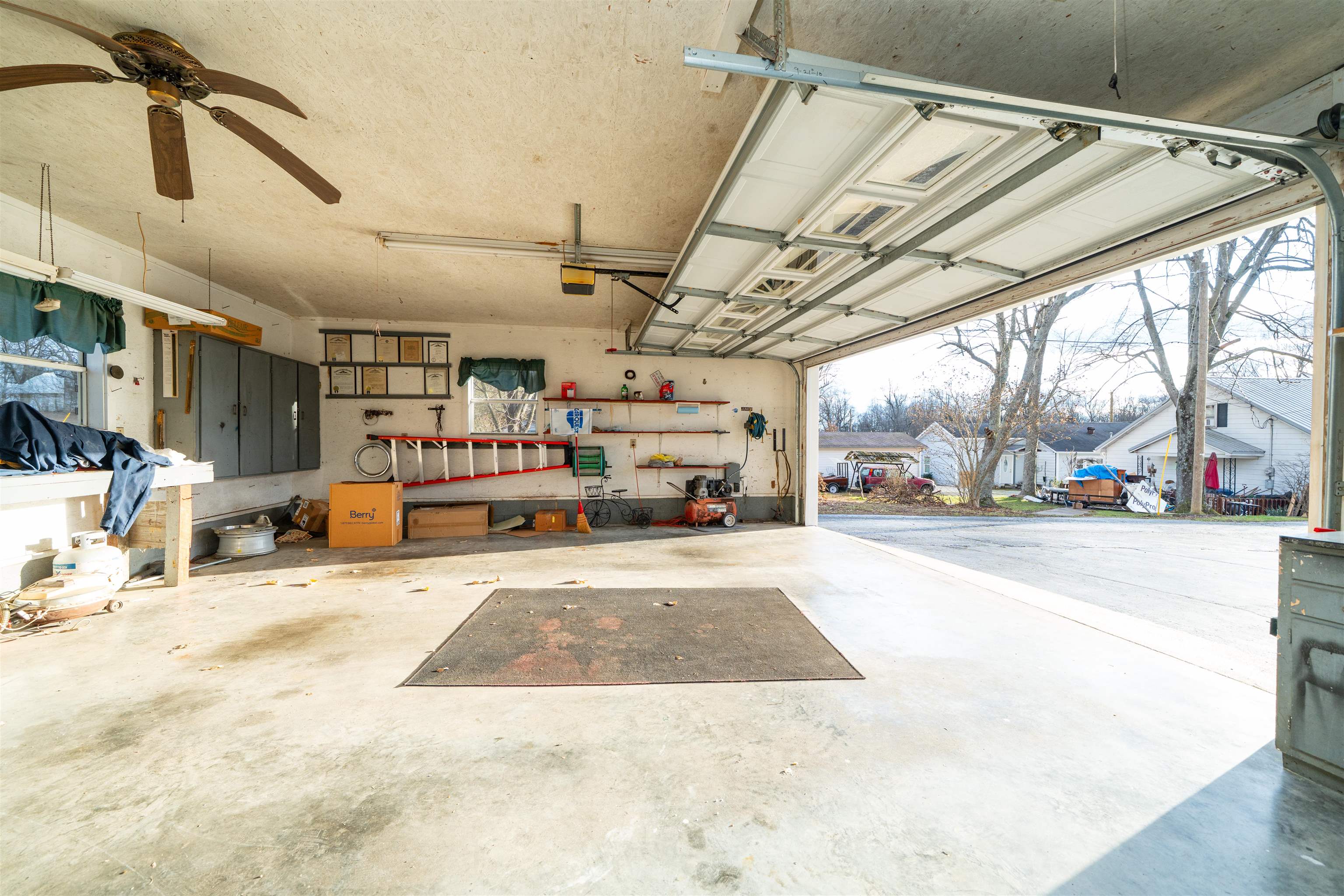 426 KY 136 W, Calhoun, Kentucky 42327, 2 Bedrooms Bedrooms, ,1 BathroomBathrooms,Single Family Residence,For Sale,KY 136 W,93969