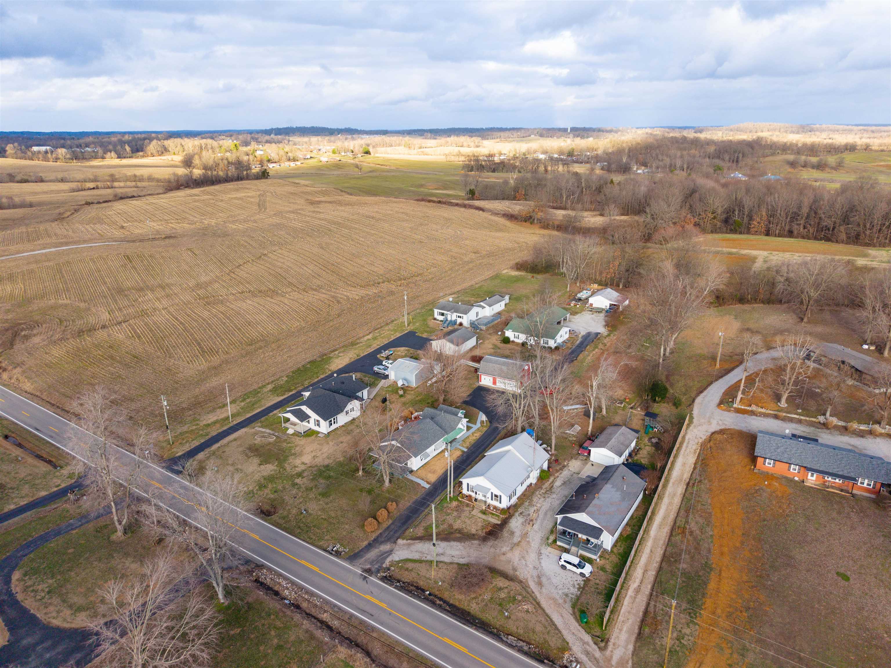 426 KY 136 W, Calhoun, Kentucky 42327, 2 Bedrooms Bedrooms, ,1 BathroomBathrooms,Single Family Residence,For Sale,KY 136 W,93969