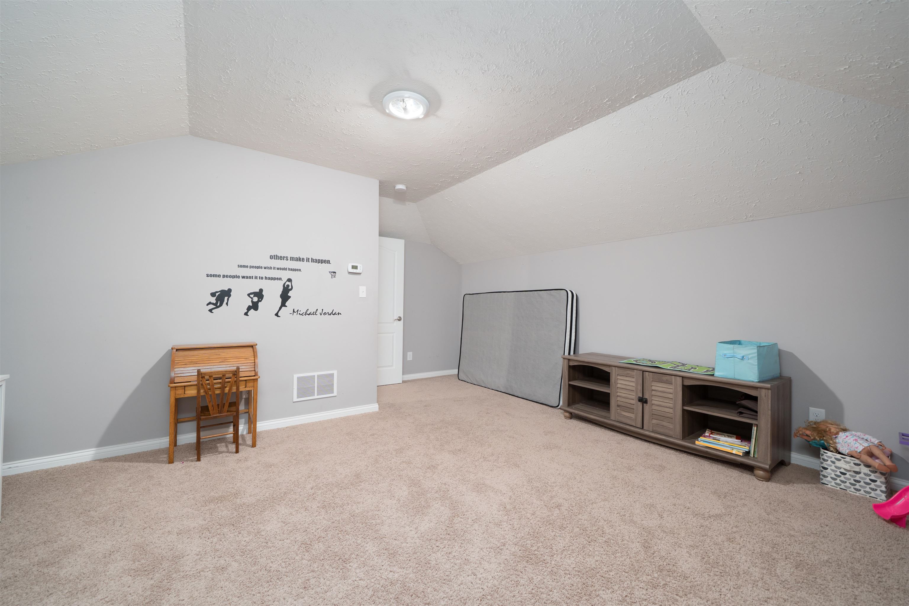 5166 Seabiscuit Loop, Owensboro, Kentucky 42301, 3 Bedrooms Bedrooms, ,2 BathroomsBathrooms,Single Family Residence,For Sale,Seabiscuit Loop,93971