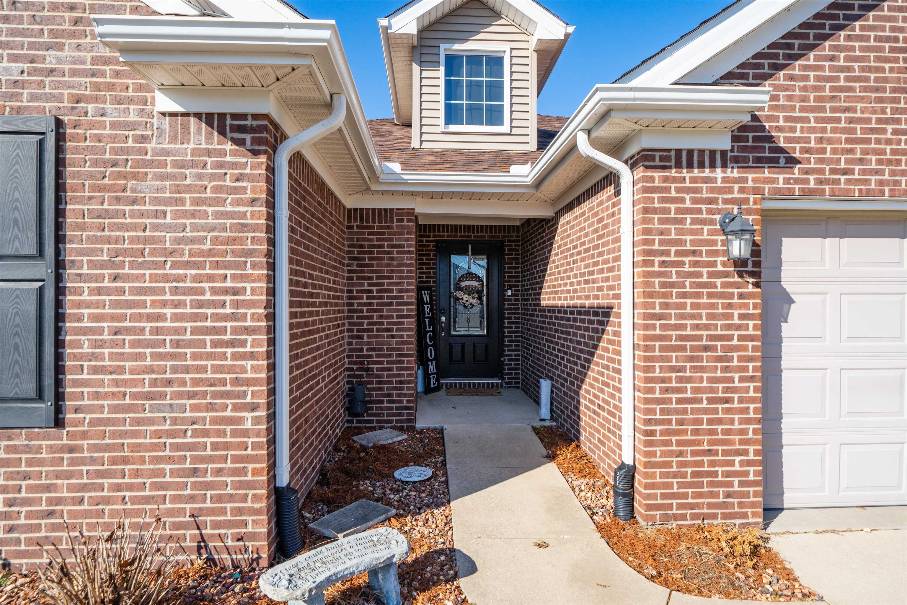 5166 Seabiscuit Loop, Owensboro, Kentucky 42301, 3 Bedrooms Bedrooms, ,2 BathroomsBathrooms,Single Family Residence,For Sale,Seabiscuit Loop,93971