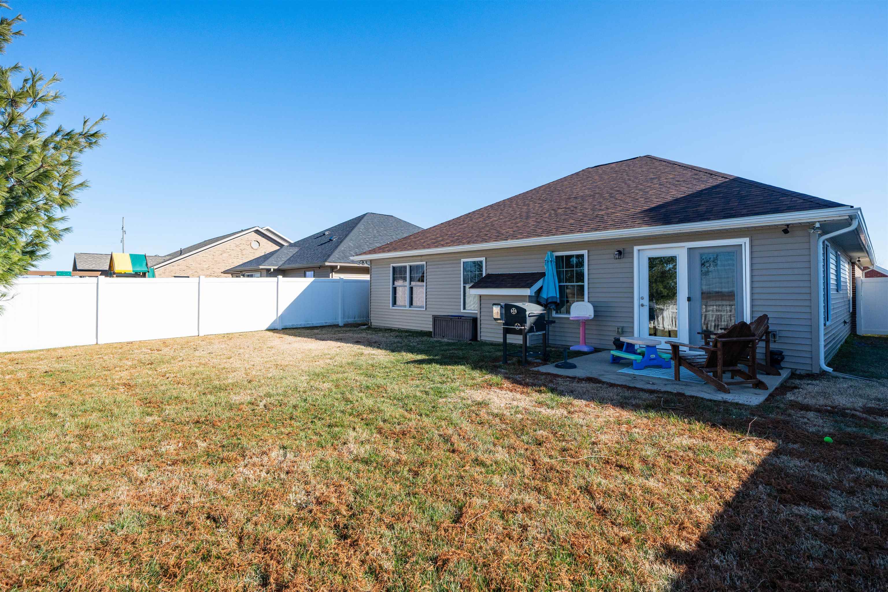 5166 Seabiscuit Loop, Owensboro, Kentucky 42301, 3 Bedrooms Bedrooms, ,2 BathroomsBathrooms,Single Family Residence,For Sale,Seabiscuit Loop,93971