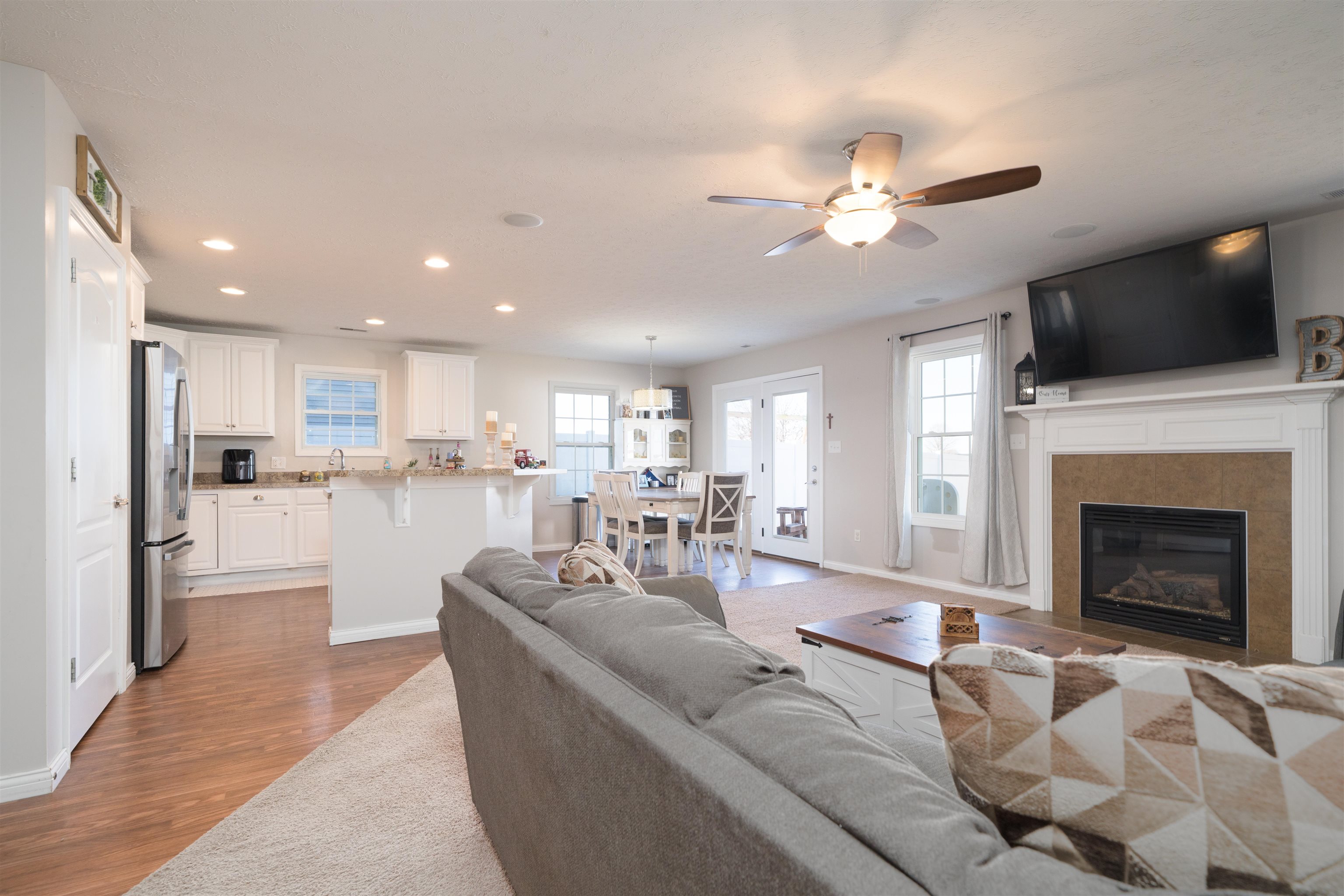 5166 Seabiscuit Loop, Owensboro, Kentucky 42301, 3 Bedrooms Bedrooms, ,2 BathroomsBathrooms,Single Family Residence,For Sale,Seabiscuit Loop,93971