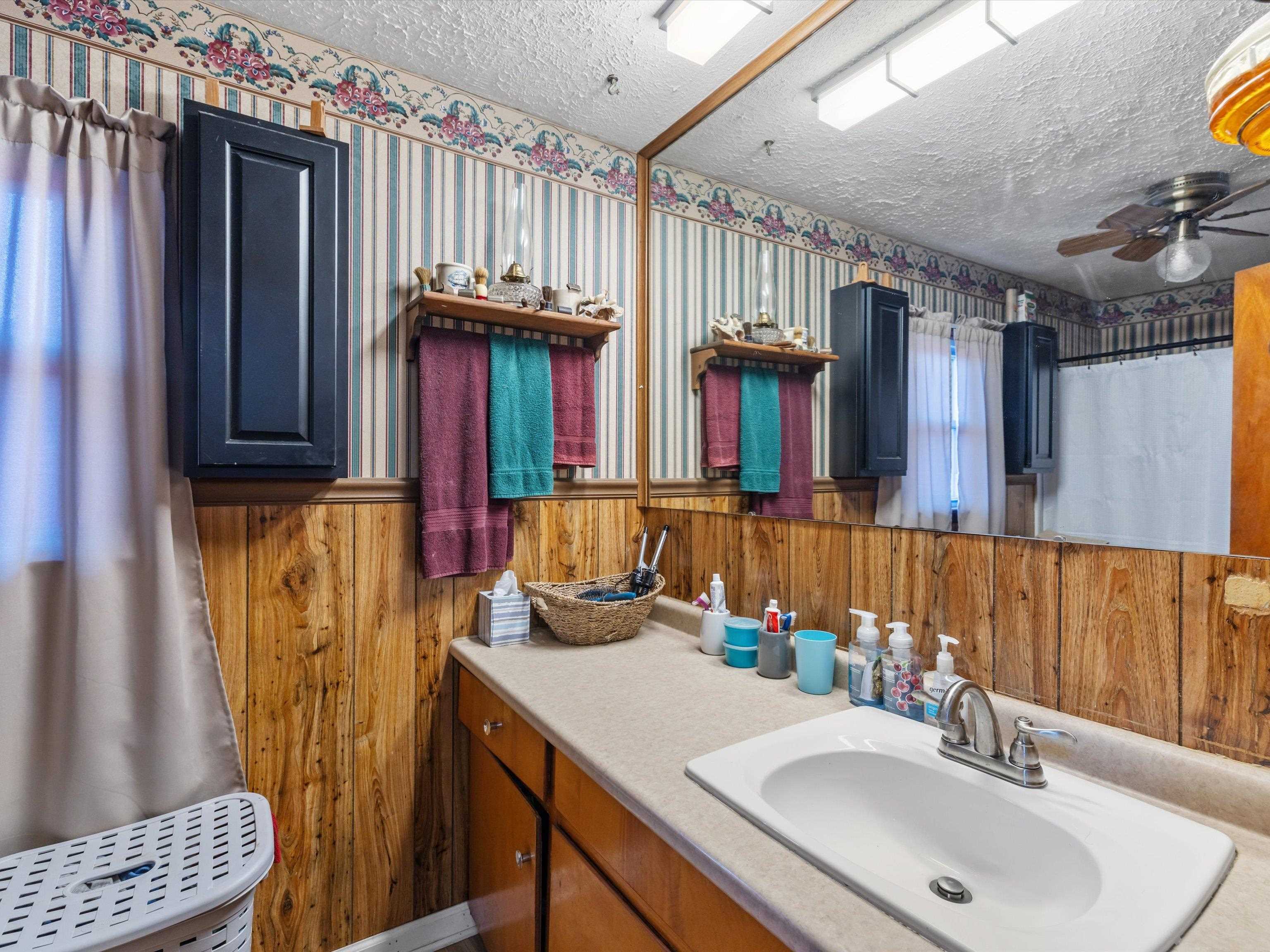 122 Highland Ave, Madisonville, Kentucky 42431, 2 Bedrooms Bedrooms, ,1 BathroomBathrooms,Single Family Residence,For Sale,Highland Ave,93974