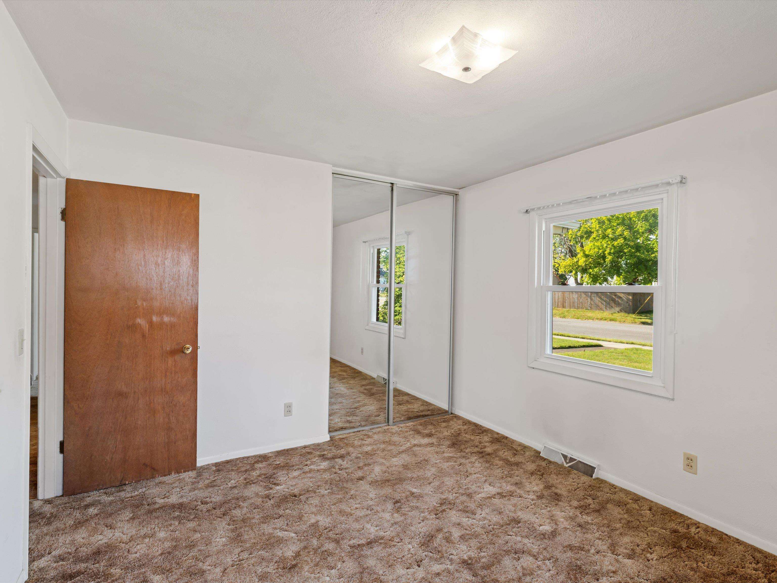 816 Booth Ave., Owensboro, Kentucky 42301, 3 Bedrooms Bedrooms, ,2 BathroomsBathrooms,Single Family Residence,For Sale,Booth Ave.,93975