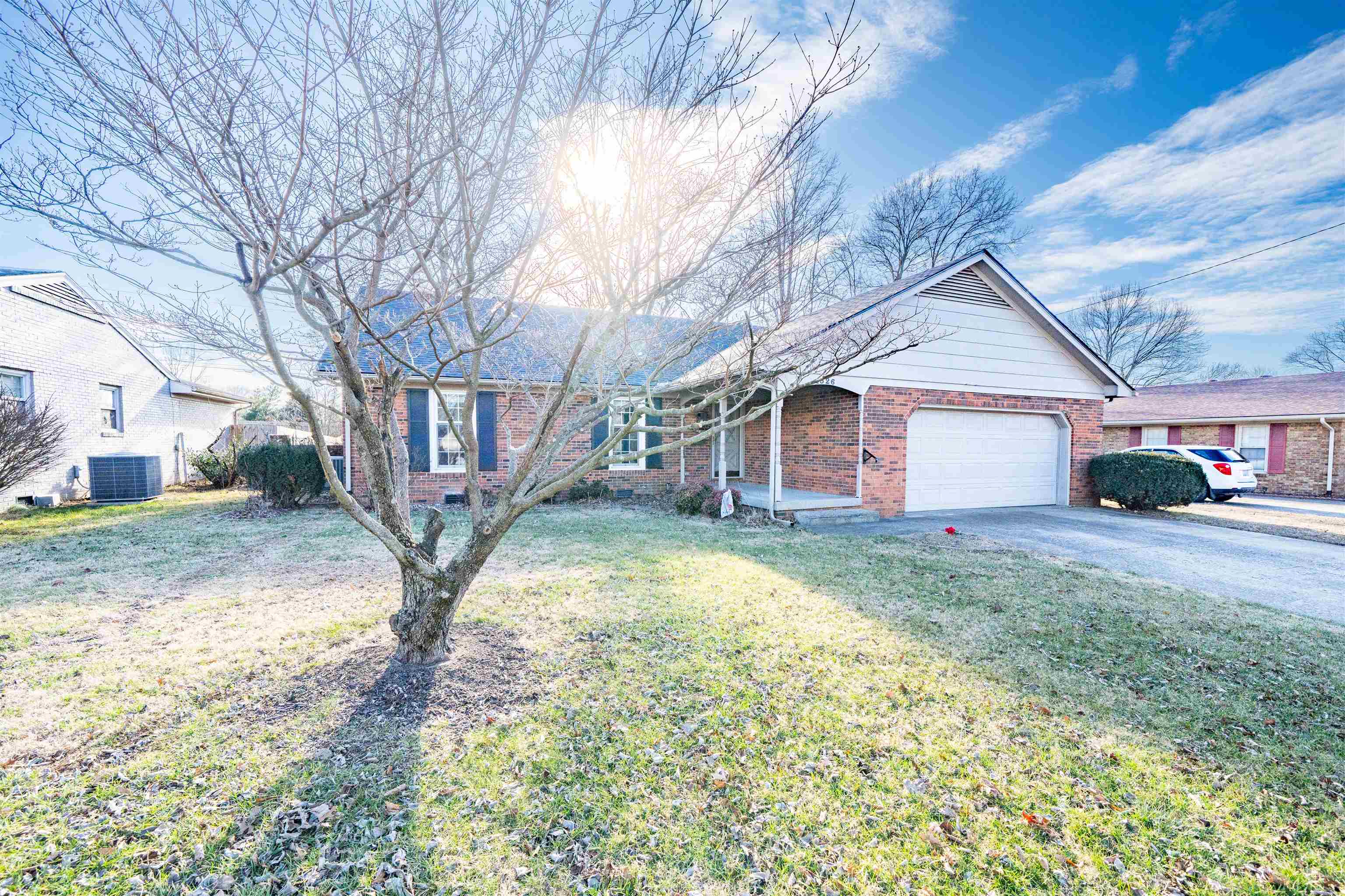 1526 Springdale Dr, Owensboro, Kentucky 42301, 4 Bedrooms Bedrooms, ,2 BathroomsBathrooms,Single Family Residence,For Sale,Springdale Dr,93981