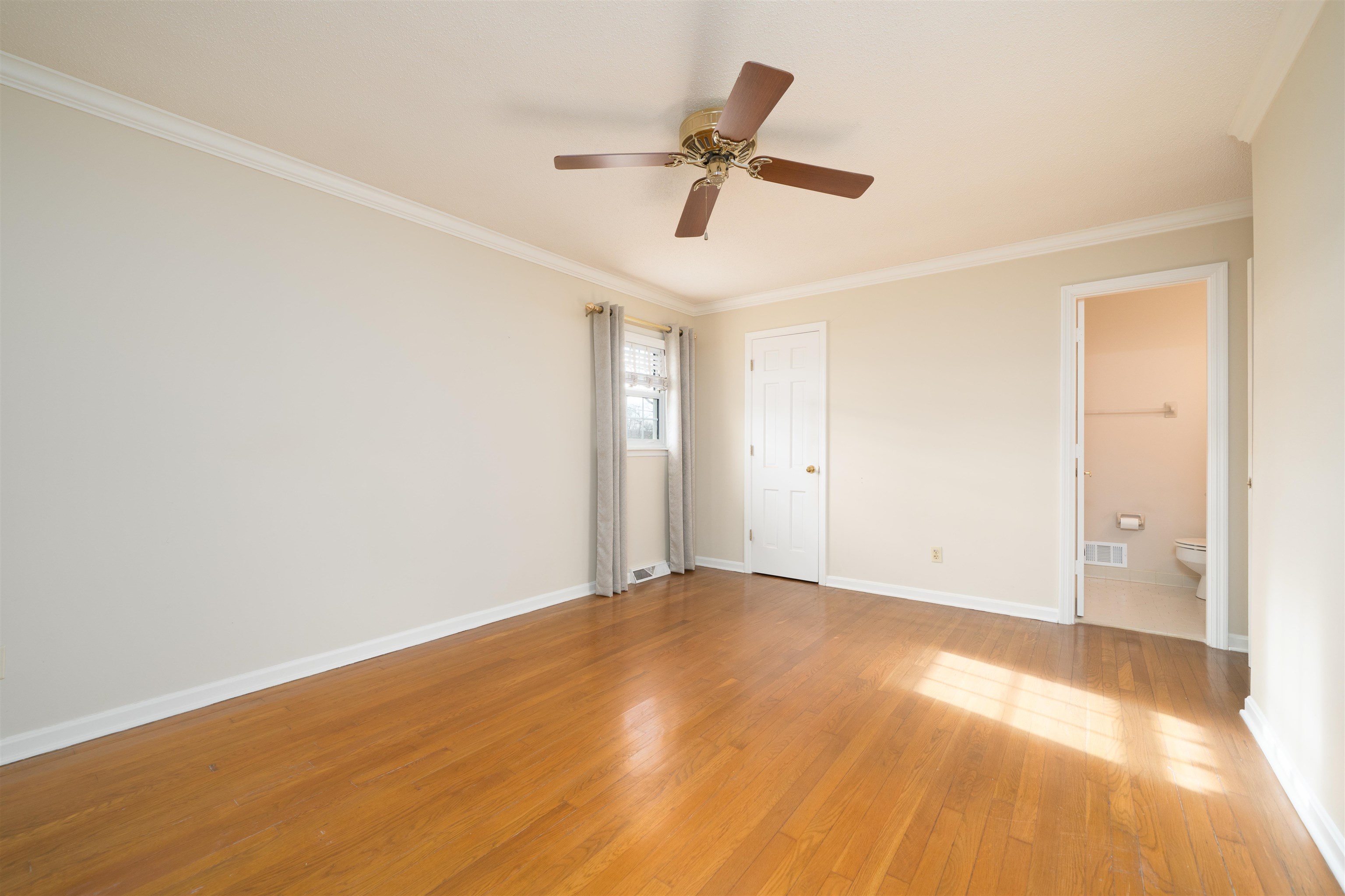 1526 Springdale Dr, Owensboro, Kentucky 42301, 4 Bedrooms Bedrooms, ,2 BathroomsBathrooms,Single Family Residence,For Sale,Springdale Dr,93981