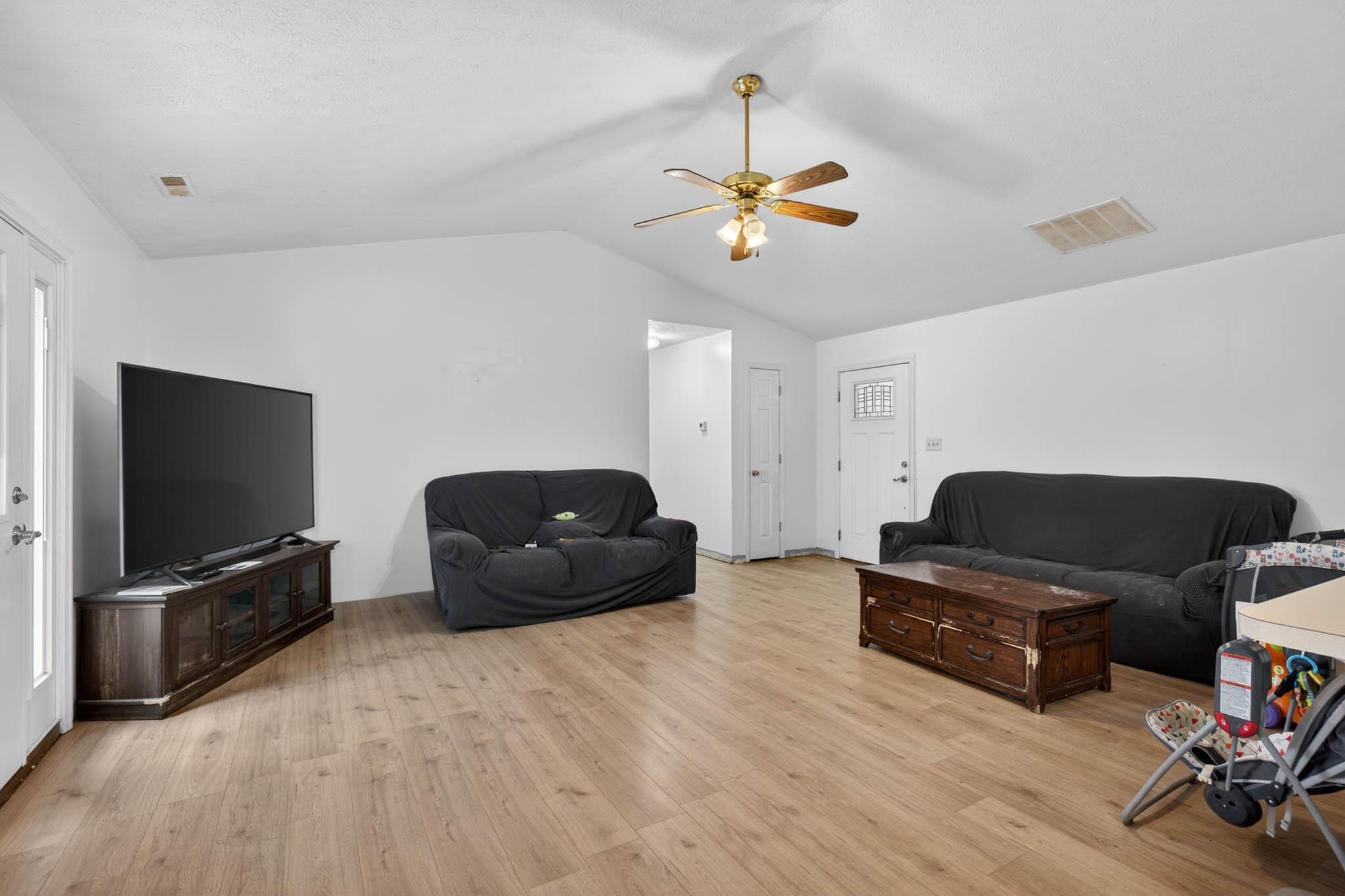 3430 Deer Trail, Owensboro, Kentucky 42301, 3 Bedrooms Bedrooms, ,2 BathroomsBathrooms,Single Family Residence,For Sale,Deer Trail,93982