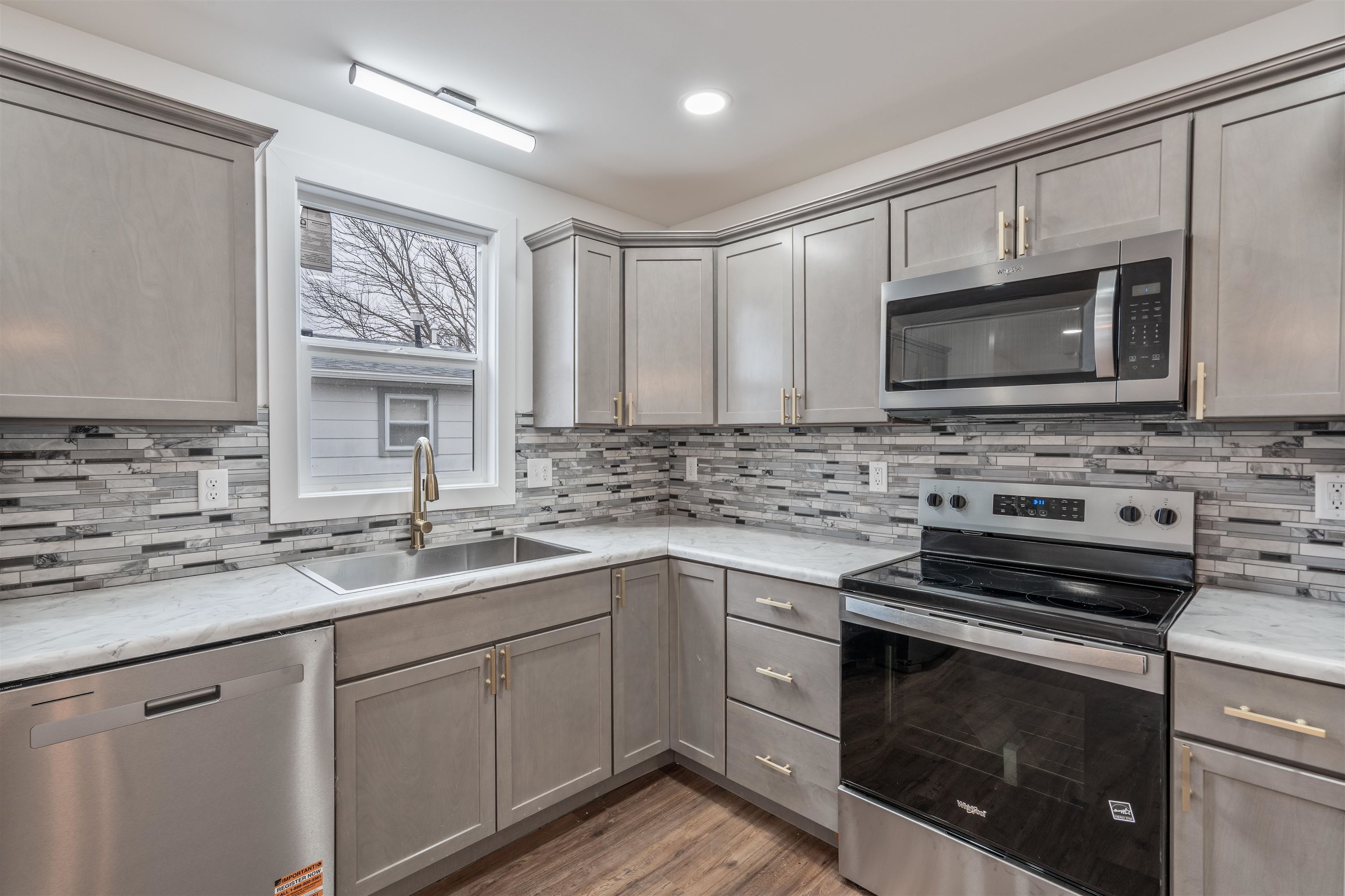 929 Hall Street, Owensboro, Kentucky 42301, 3 Bedrooms Bedrooms, ,2 BathroomsBathrooms,Single Family Residence,For Sale,Hall Street,93983