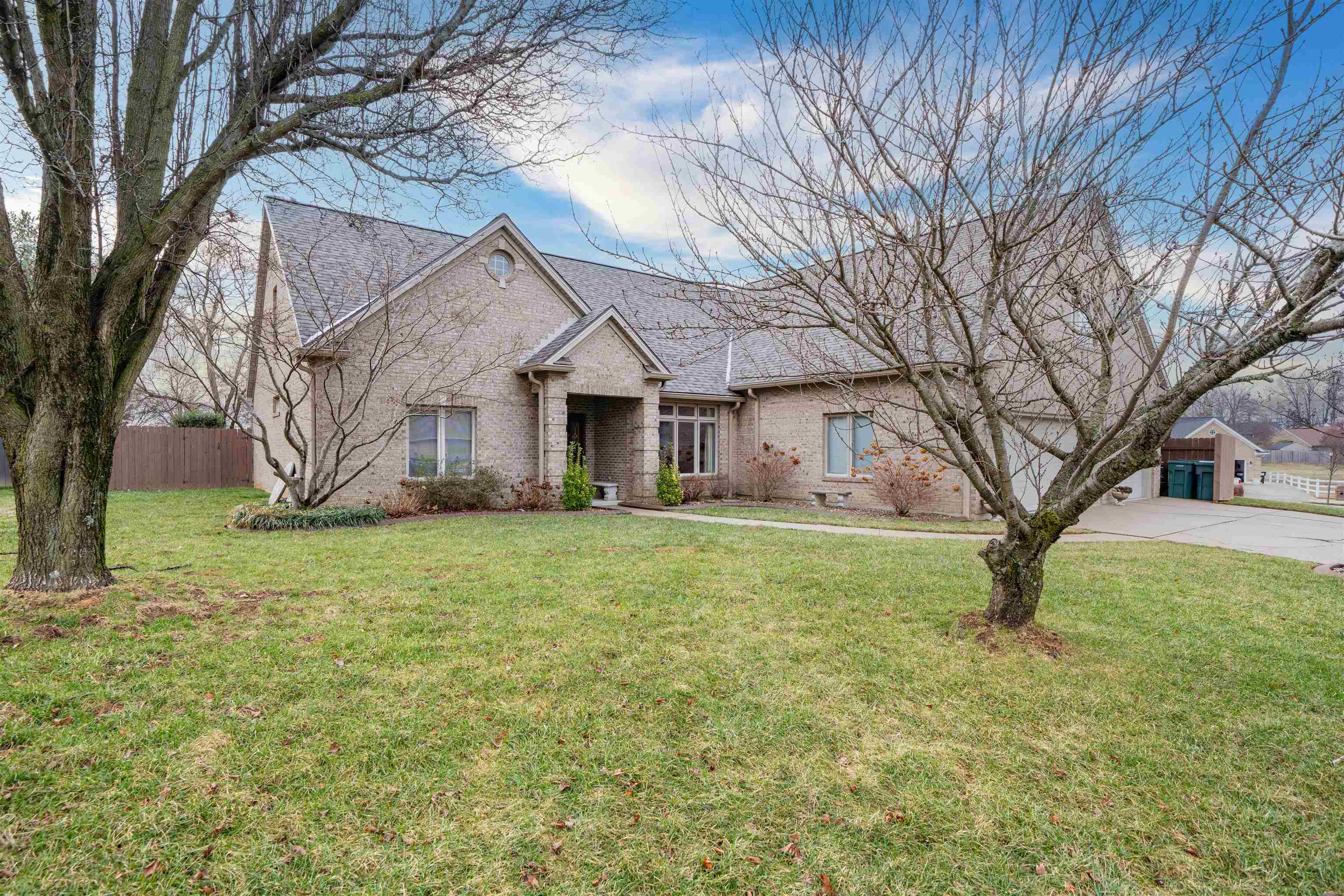 2918 Saratoga Ct, Owensboro, Kentucky 42303, 4 Bedrooms Bedrooms, ,3 BathroomsBathrooms,Single Family Residence,For Sale,Saratoga Ct,93993