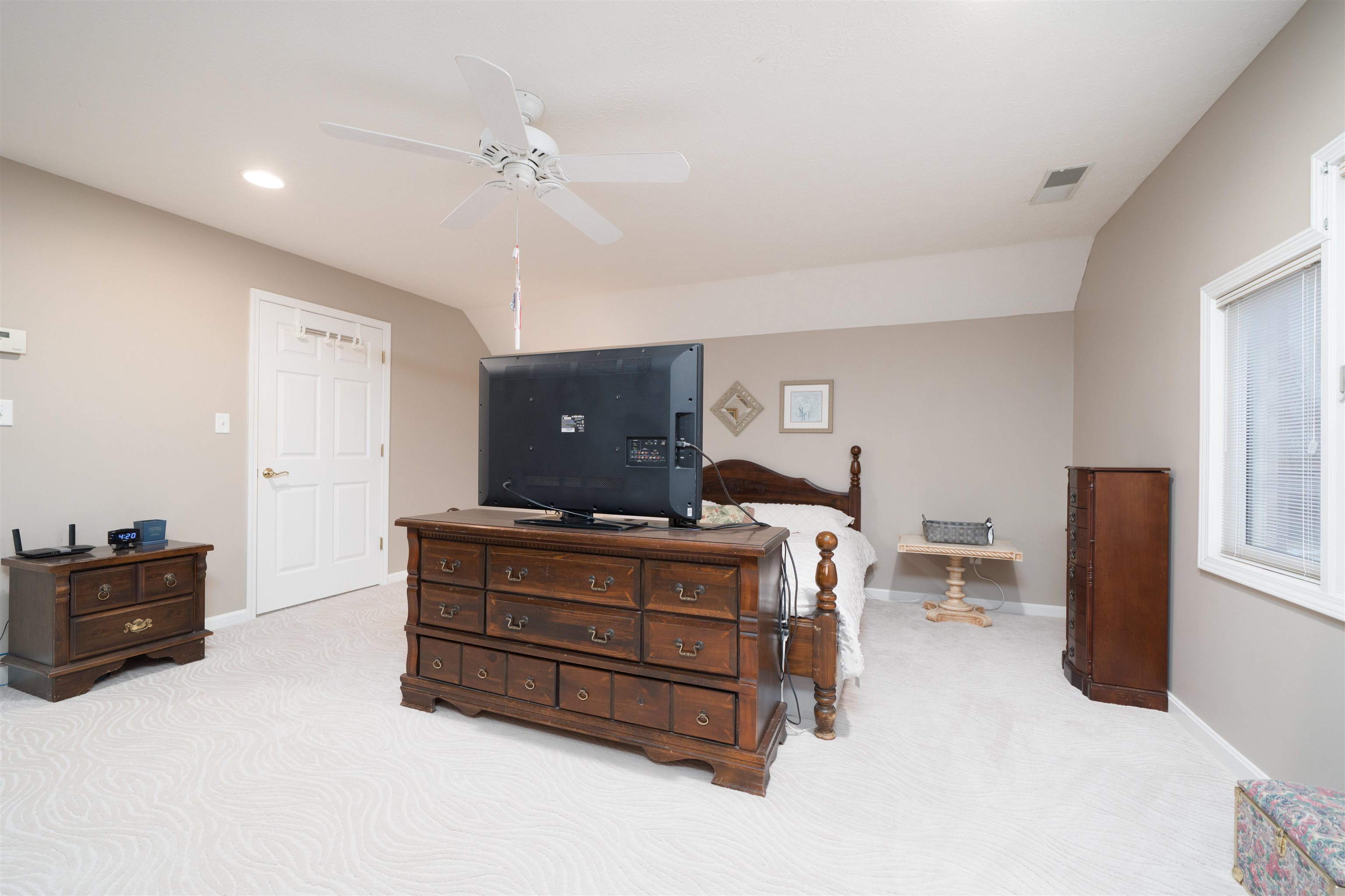 2918 Saratoga Ct, Owensboro, Kentucky 42303, 4 Bedrooms Bedrooms, ,3 BathroomsBathrooms,Single Family Residence,For Sale,Saratoga Ct,93993