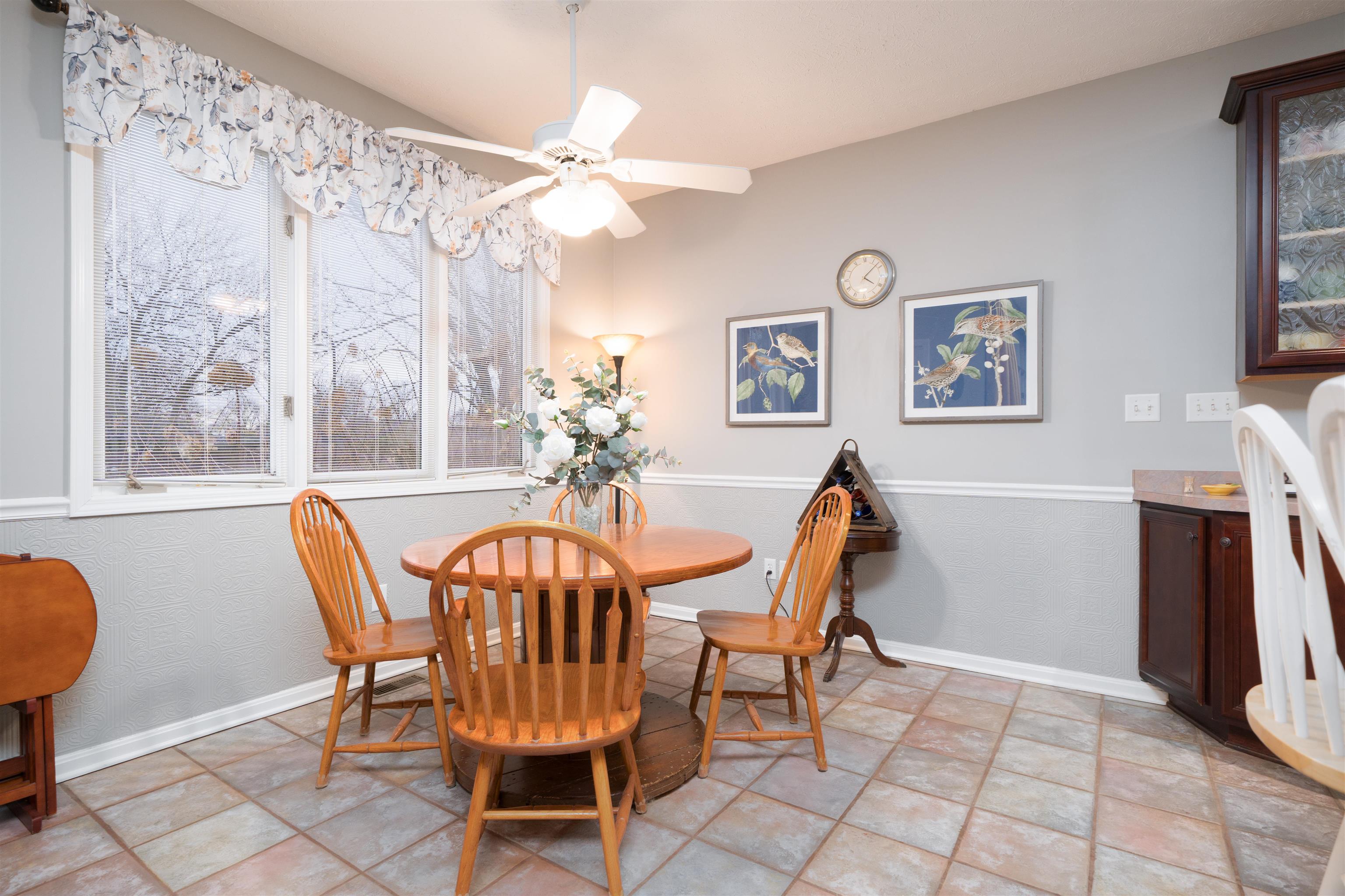 2918 Saratoga Ct, Owensboro, Kentucky 42303, 4 Bedrooms Bedrooms, ,3 BathroomsBathrooms,Single Family Residence,For Sale,Saratoga Ct,93993